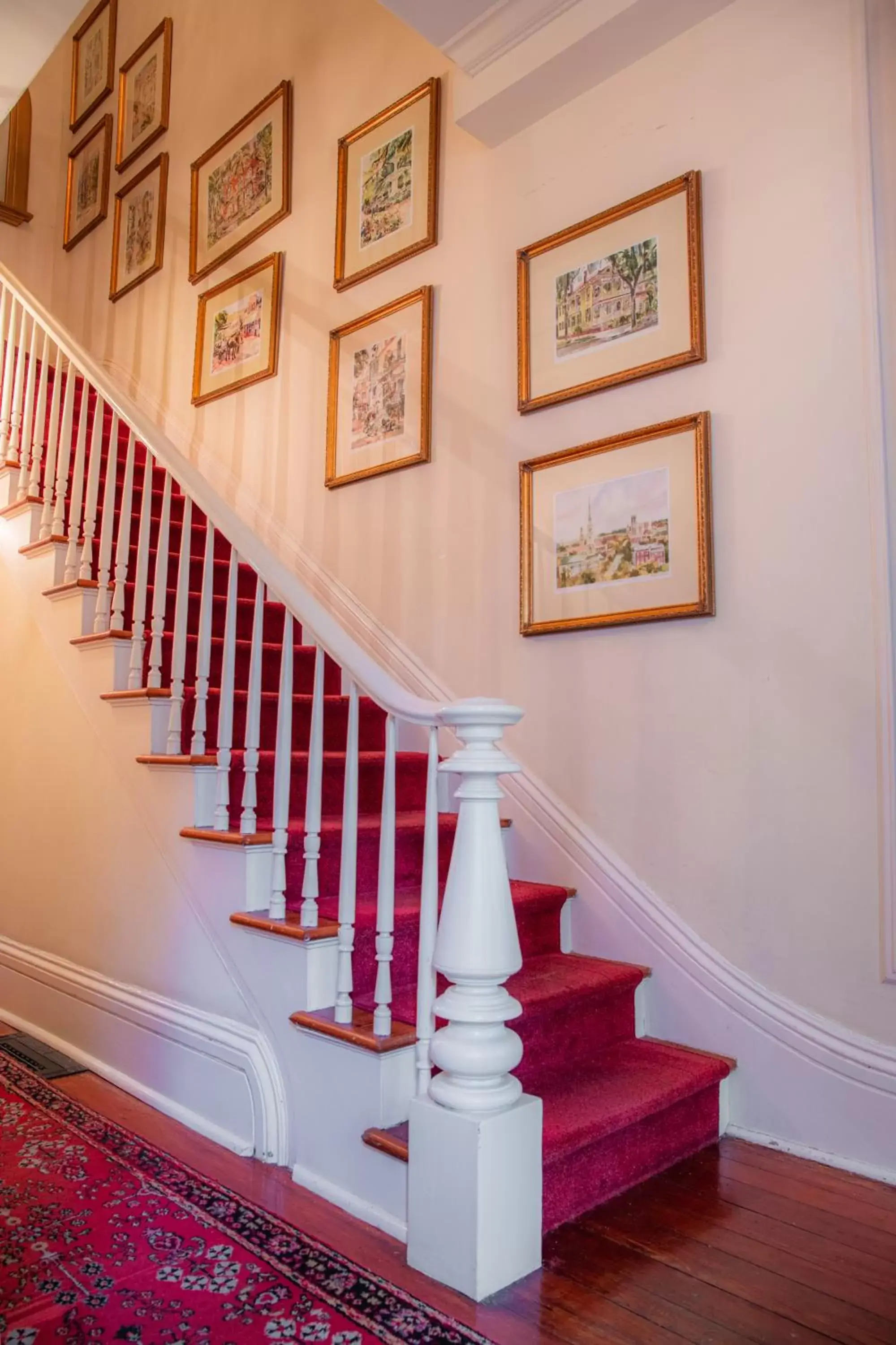 Facade/entrance in Justine Inn Savannah Facade/entrance in Justine Inn Savannah