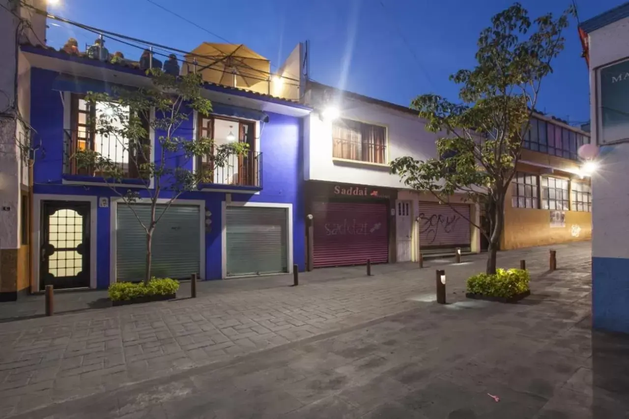 Property Building in Hotel Casa Frida