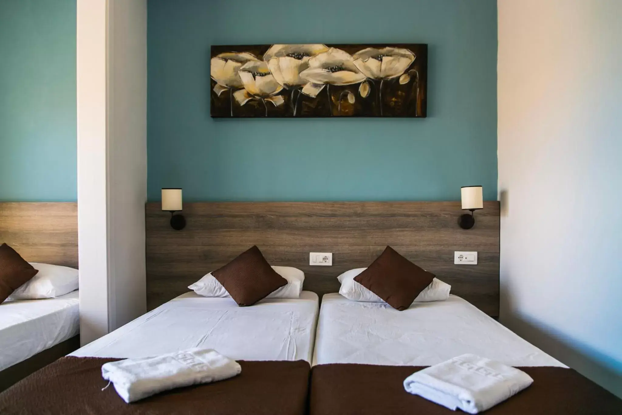 Bedroom, Bed in Beach Garden Hotel Bedroom, Bed in Beach Garden Hotel