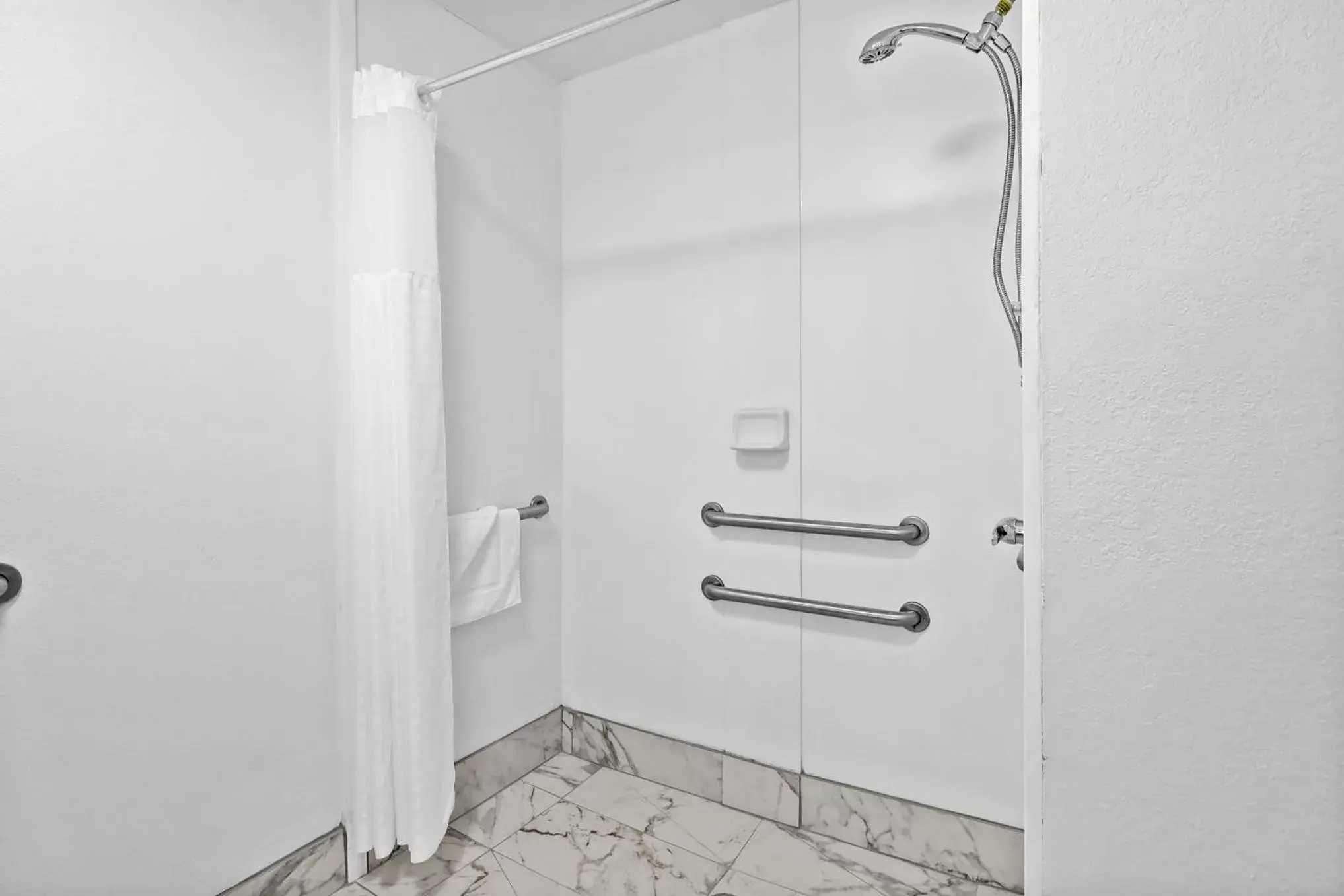 Shower, Bathroom in La Quinta by Wyndham Atlanta South - Newnan