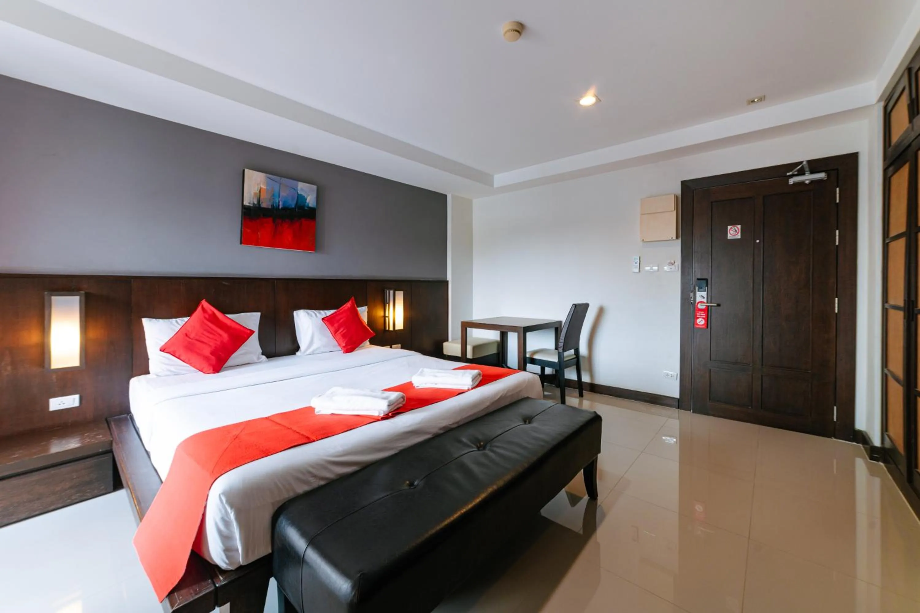 Guests, Bed in Ratana Hotel Sakdidet, PHUKET TOWN