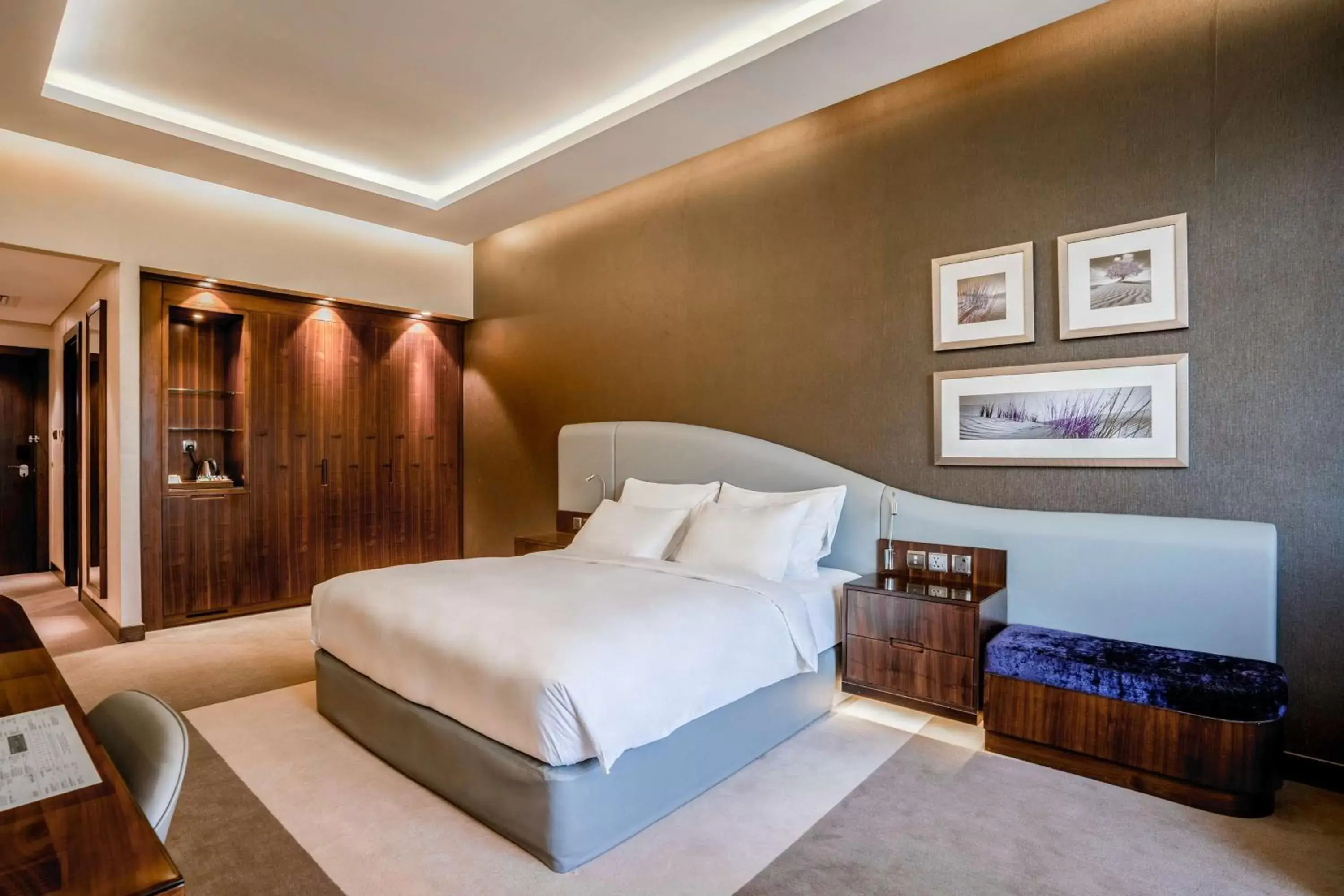 Photo of the whole room, Bed in Radisson Blu Hotel, Dubai Waterfront