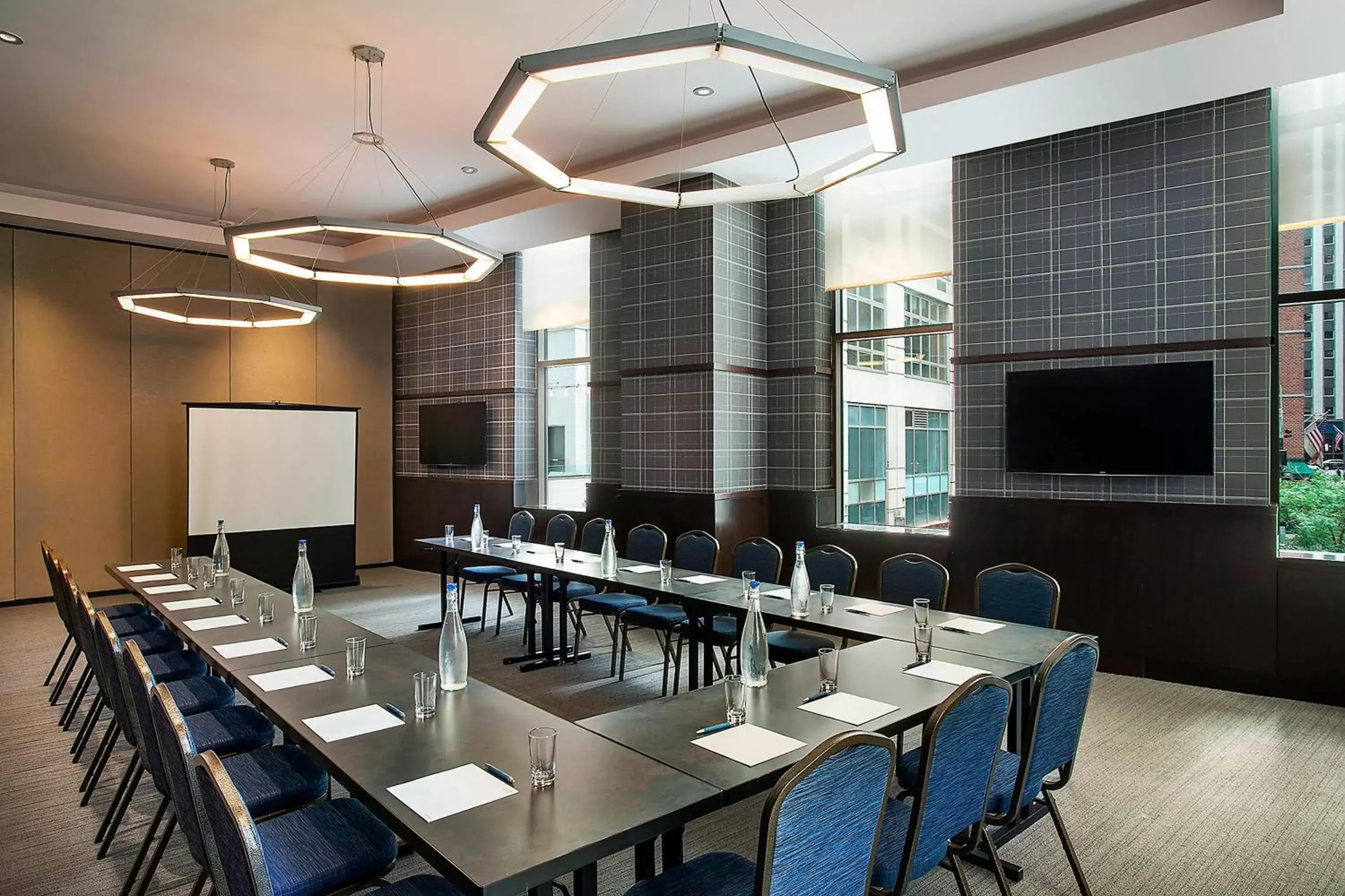 Meeting/conference room in Four Points by Sheraton New York Downtown