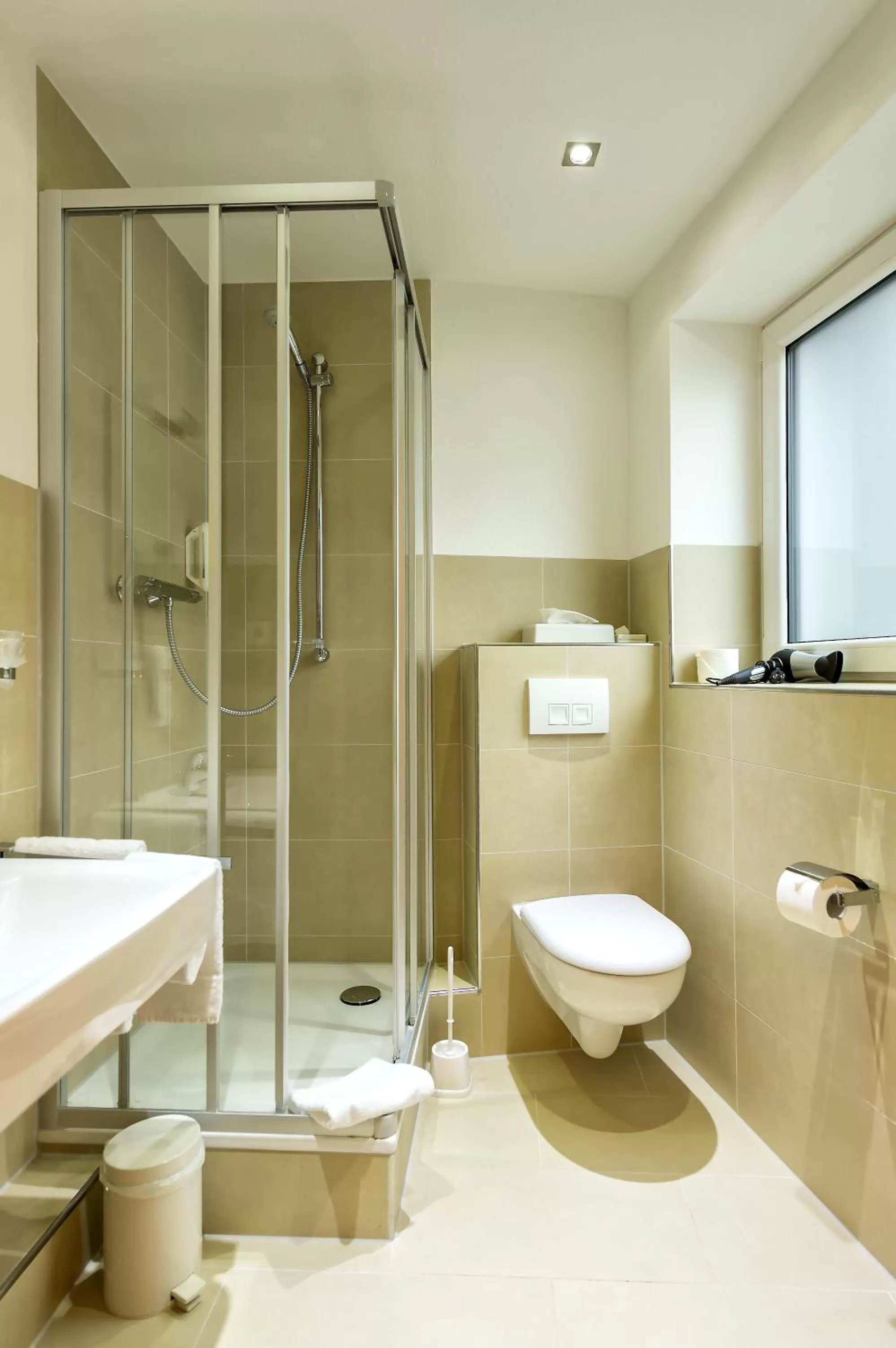 Bathroom in Sure Hotel by Best Western Ratingen
