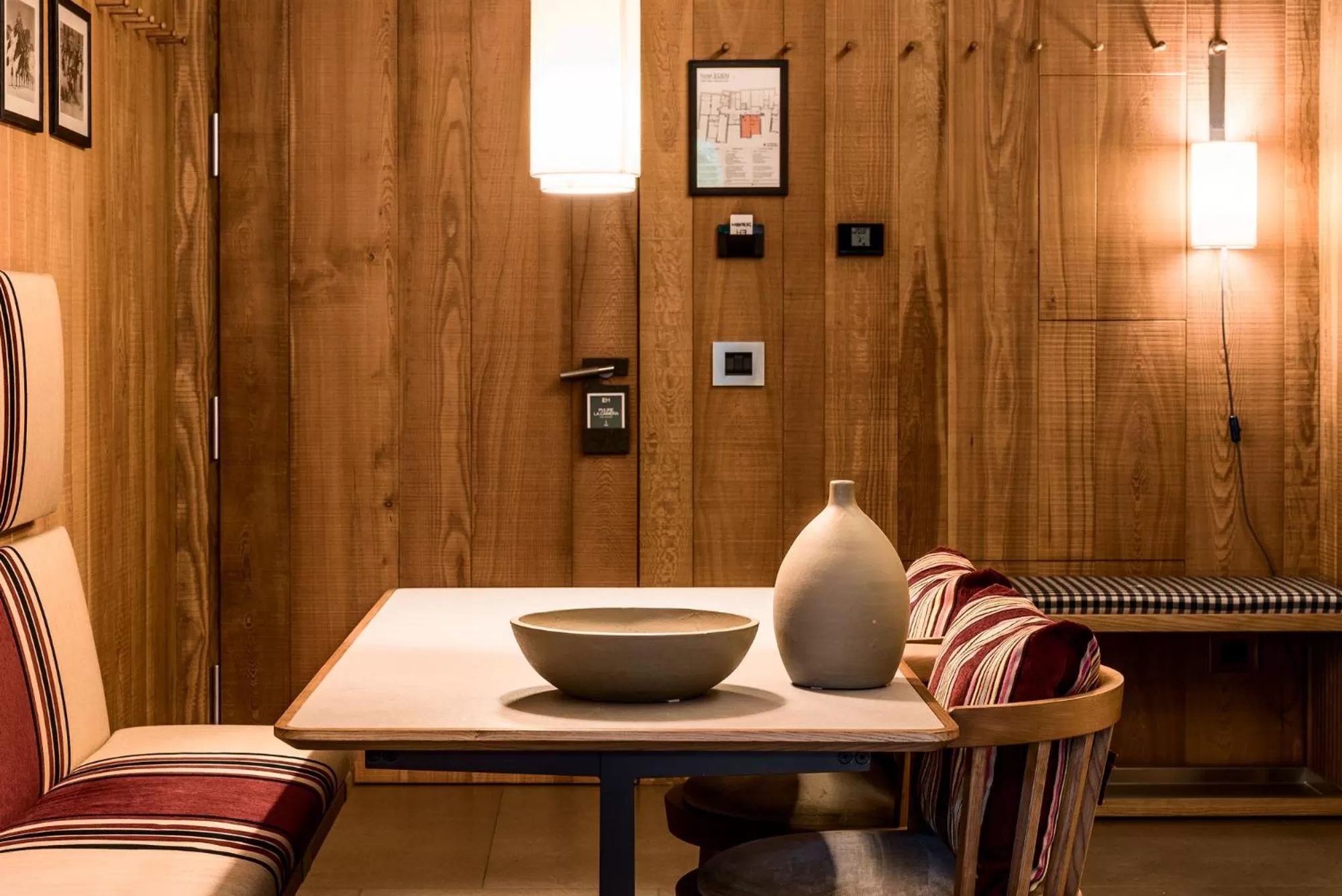 Communal lounge/ TV room in Eden Hotel