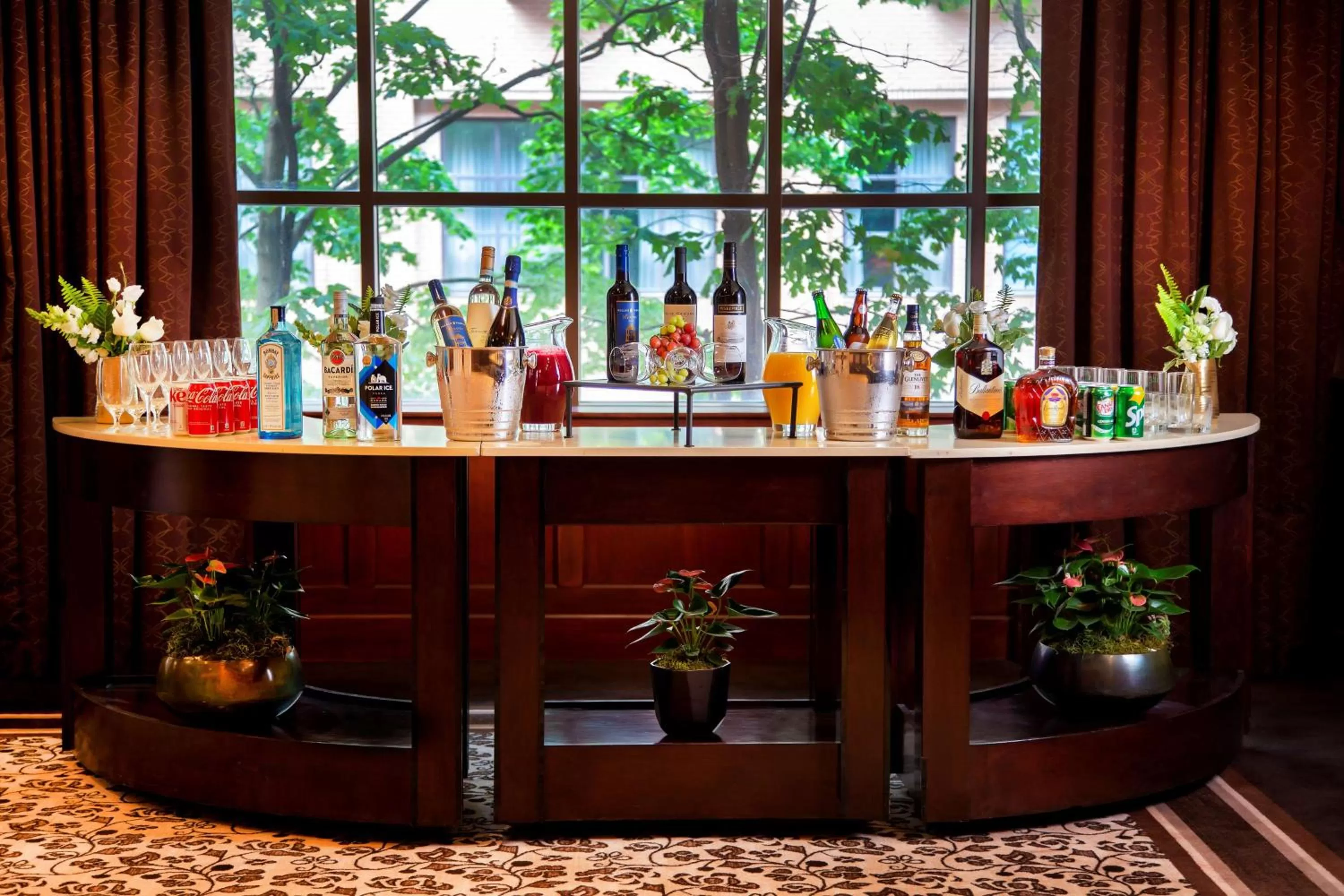 Meeting/conference room in The Yorkville Royal Sonesta Hotel Toronto