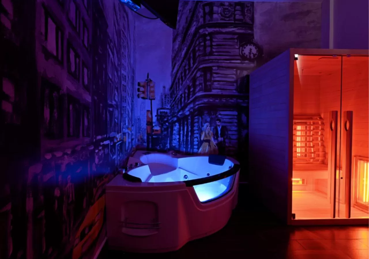 Hot Tub in ARTEMIDE "Fiore Club" B&B SUITE SPA