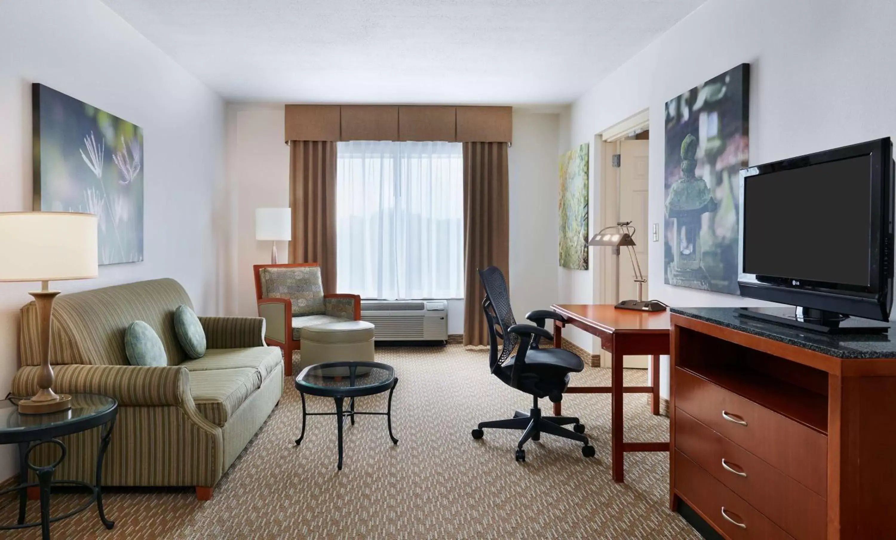 Bedroom, Seating Area in Hilton Garden Inn Charlotte Pineville