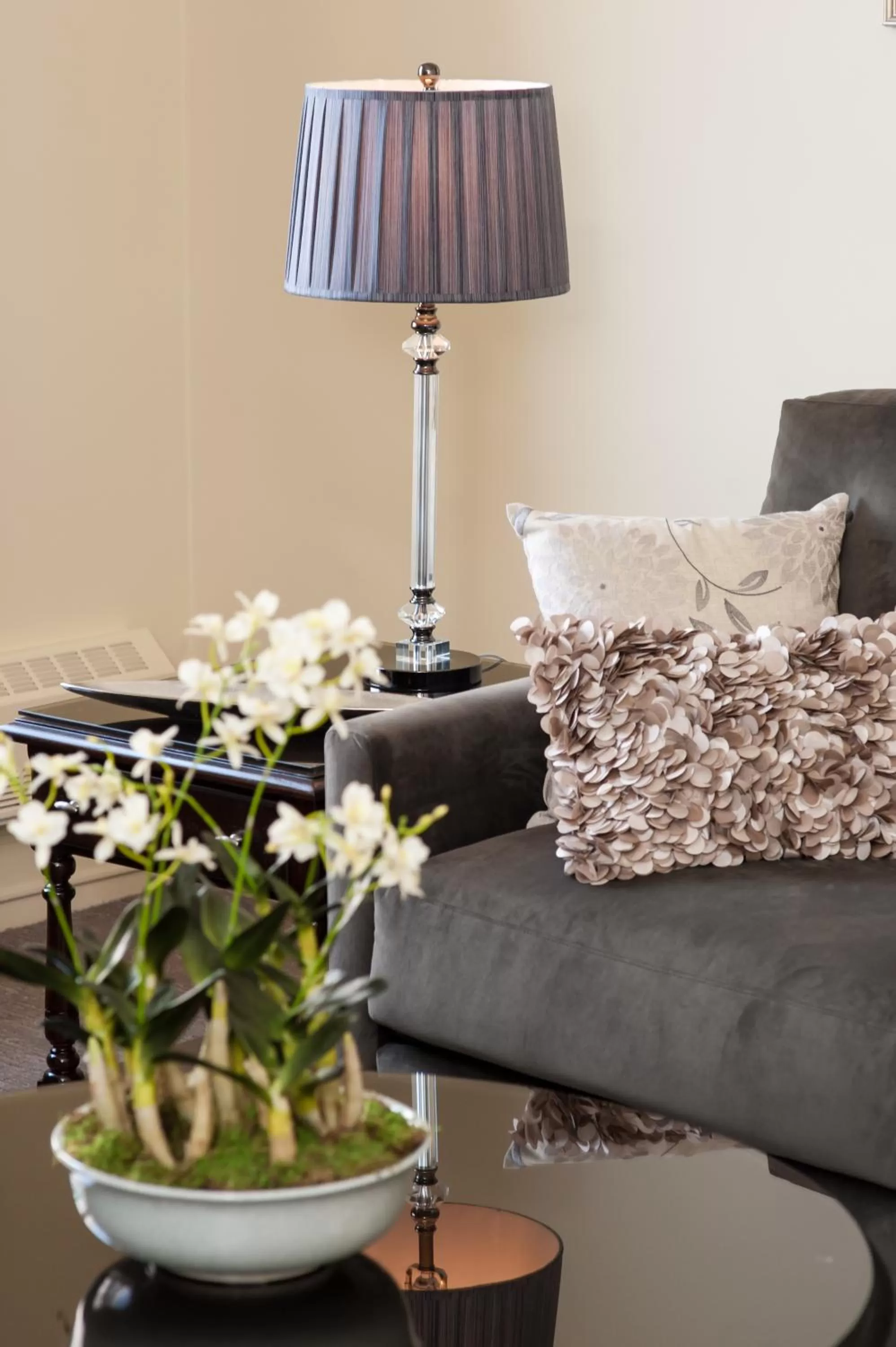 Living room in The Inn at the Union Club of British Columbia