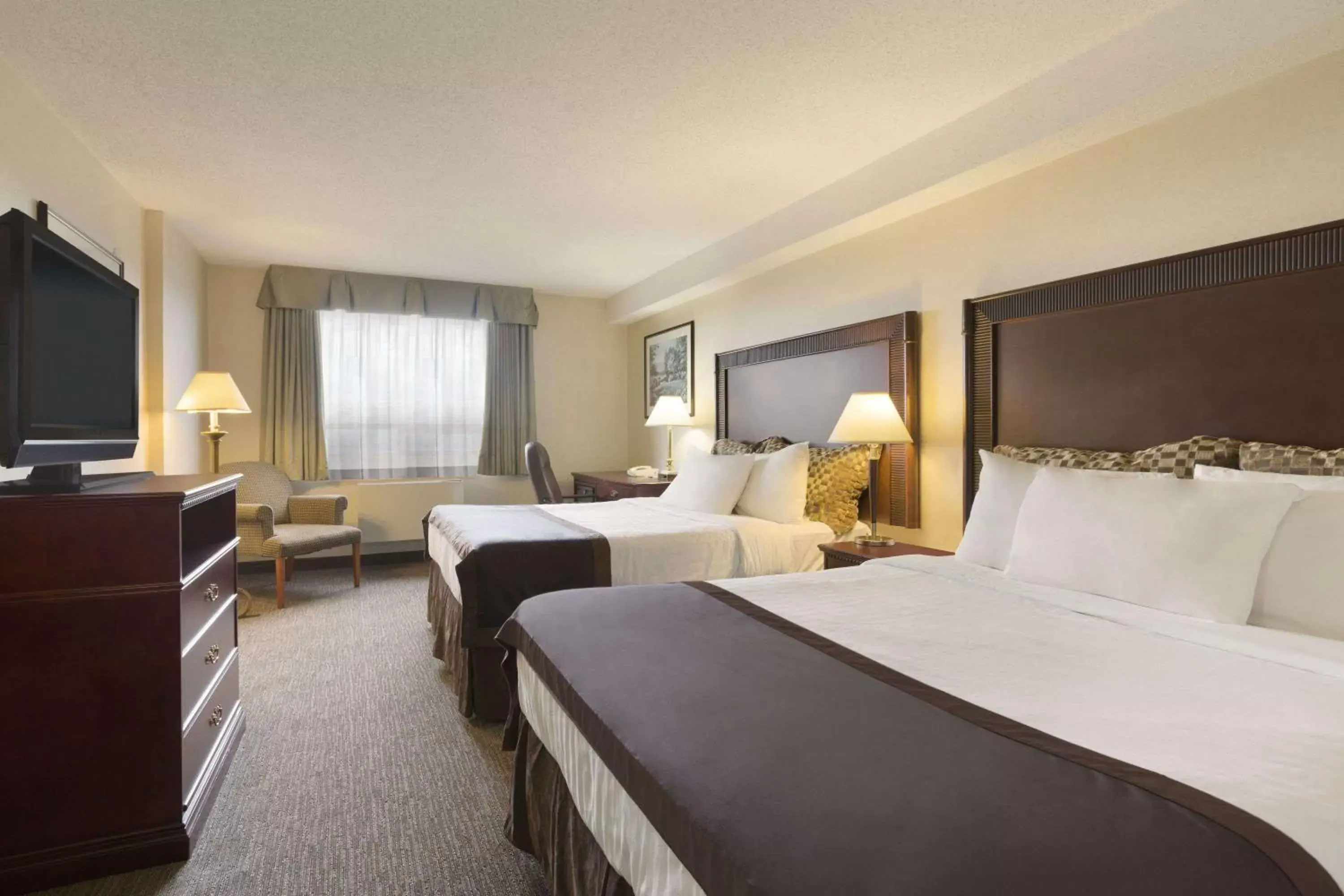 Photo of the whole room in Travelodge Hotel by Wyndham Vancouver Airport