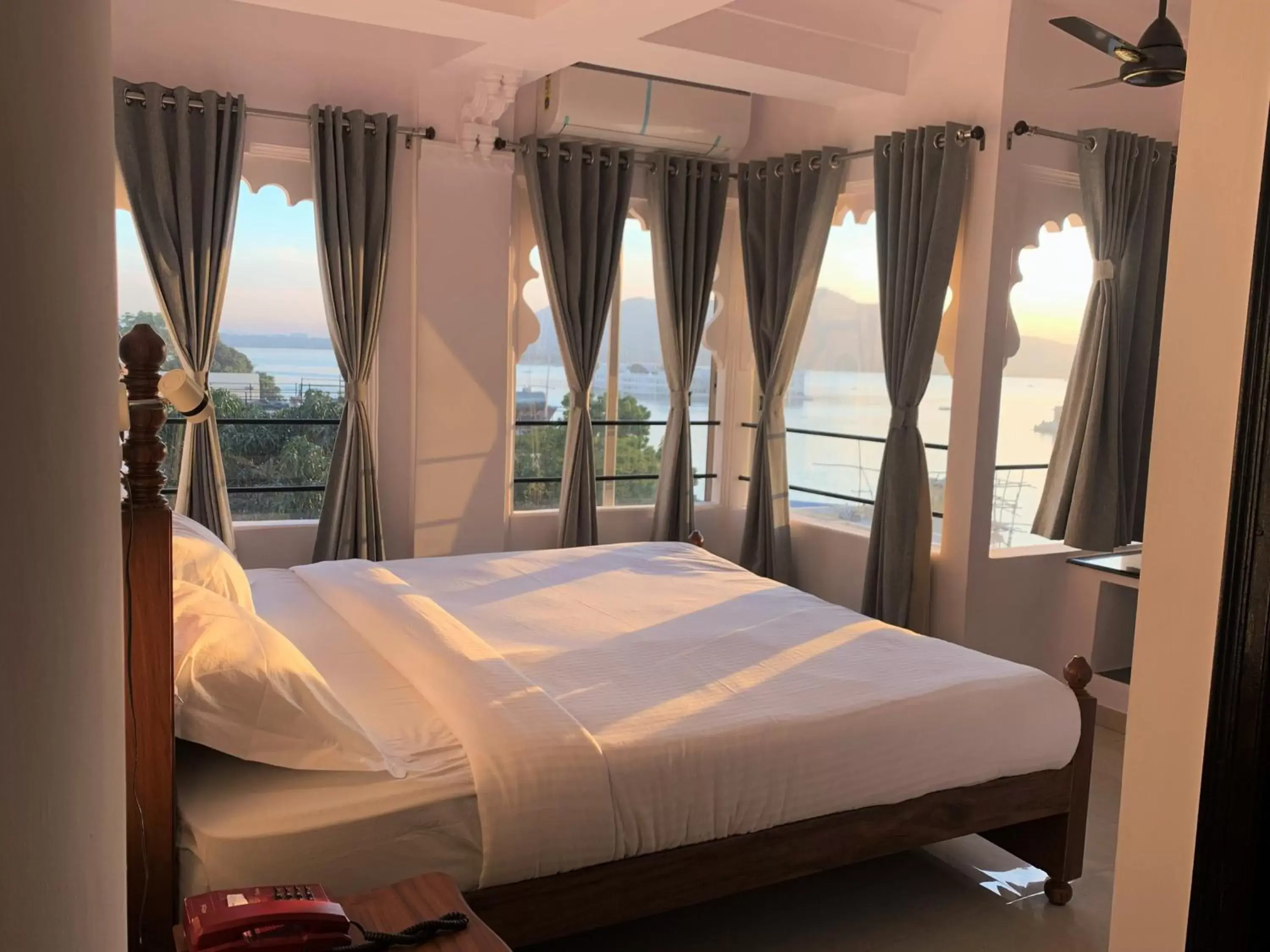 Twin Room with Lake View in Hotel The Tiger Twin Room with Lake View in Hotel The Tiger