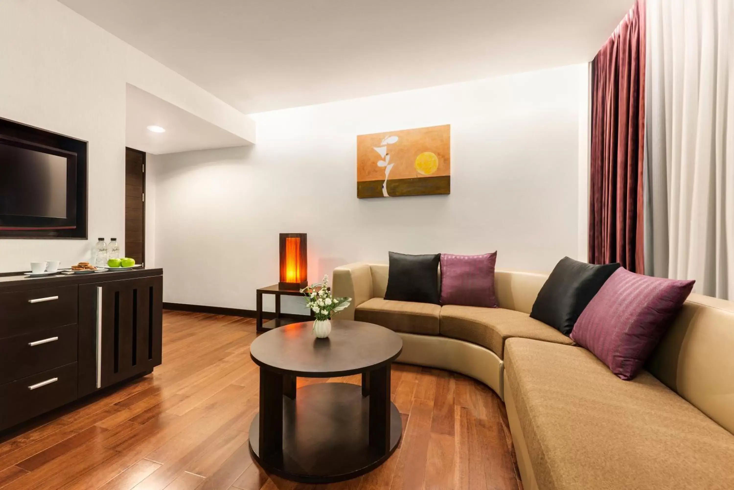 TV and multimedia, Seating Area in Radisson Suites Bangkok Sukhumvit - SHA Extra Plus