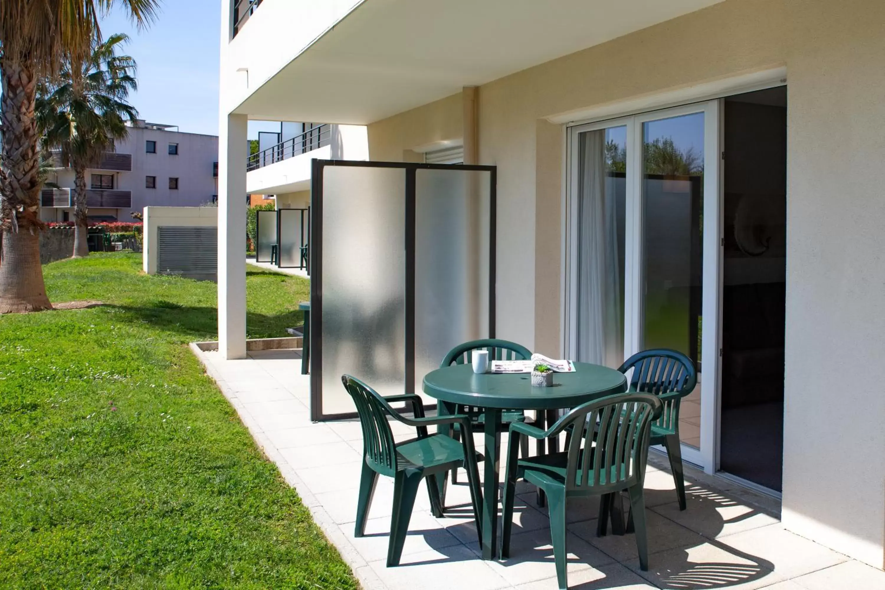 Balcony/Terrace in Zenitude Hôtel-Résidences Cannes Mandelieu Confort