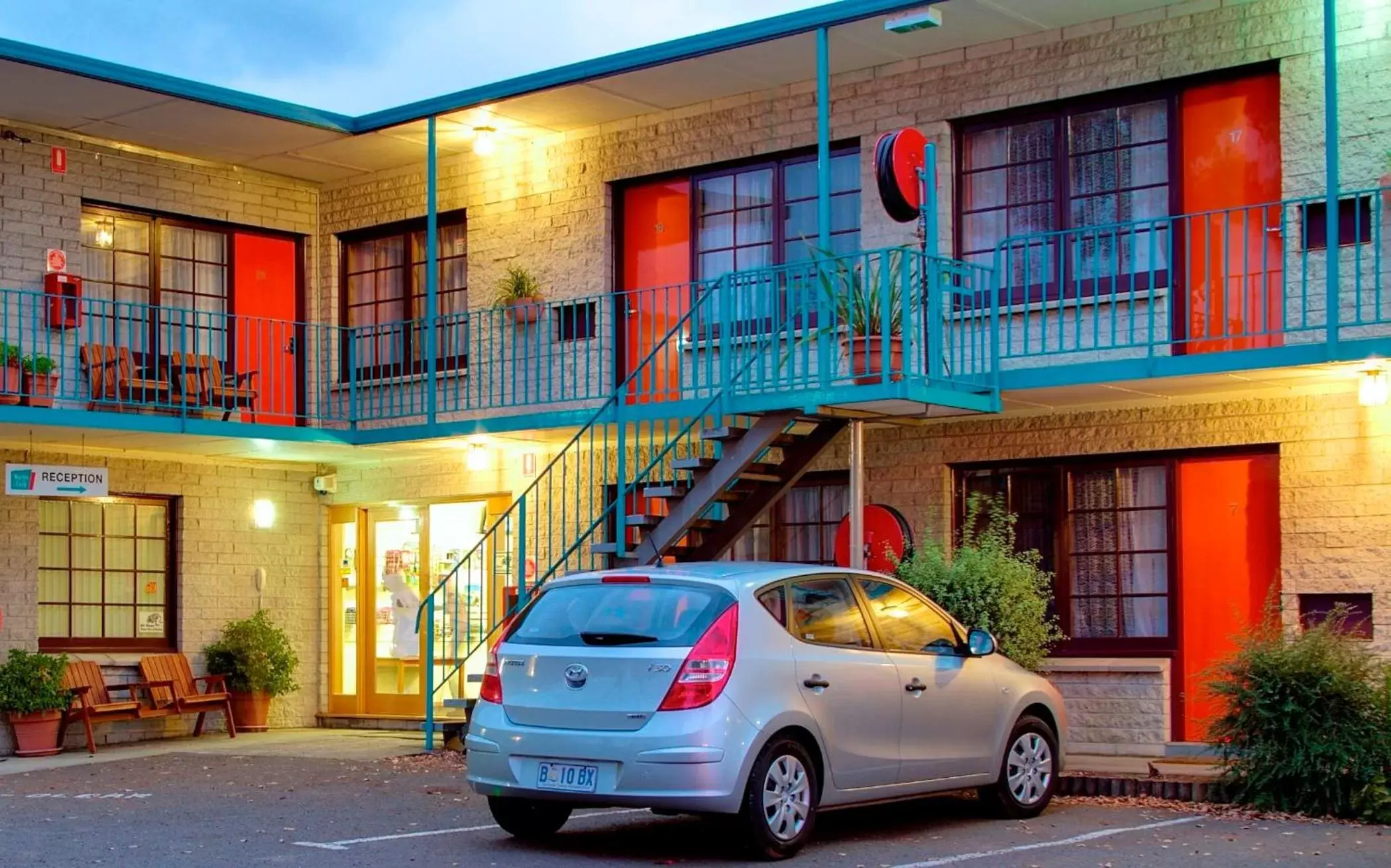 Facade/entrance, Property Building in Martin Cash Motel