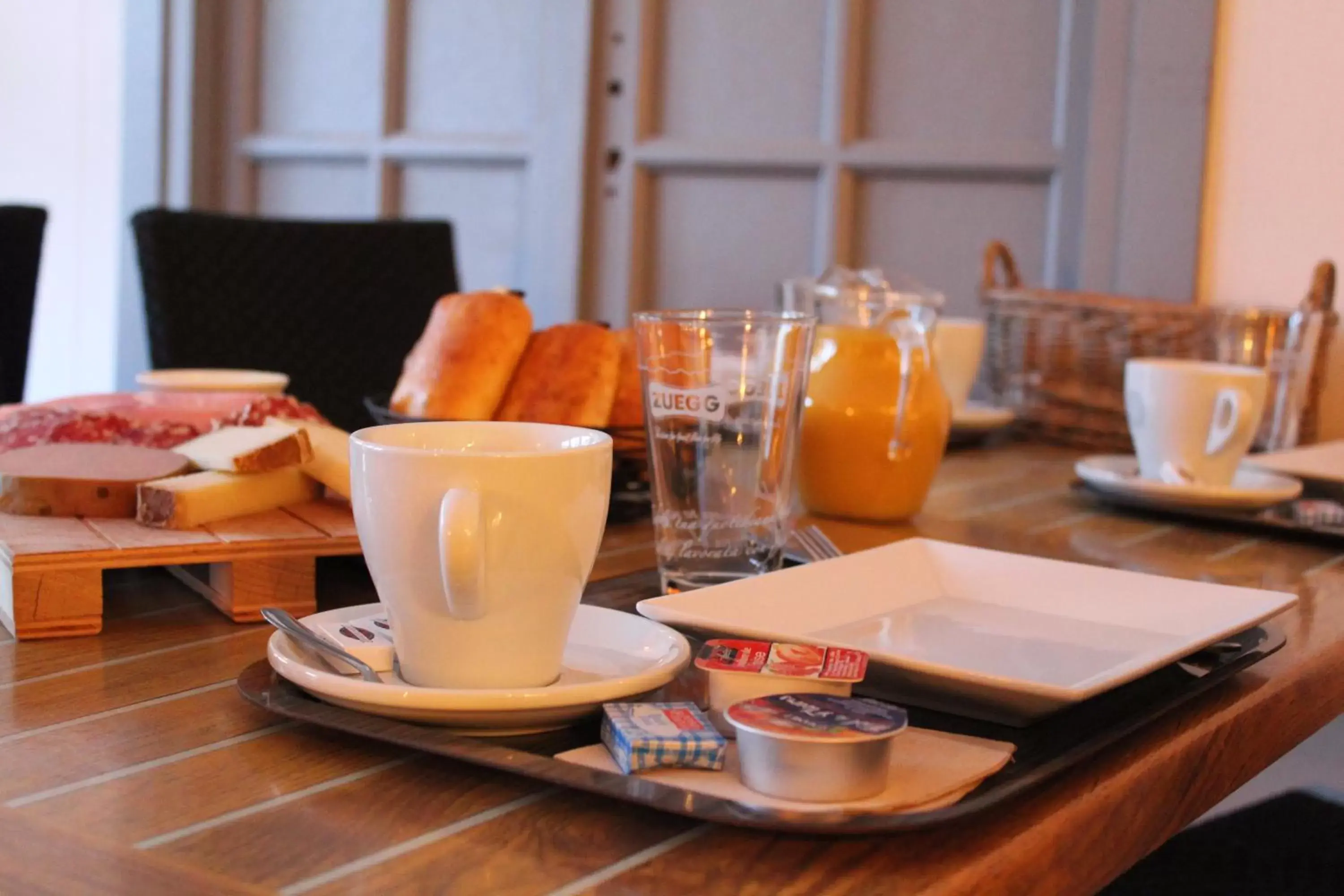 Continental breakfast, Restaurant/Places to Eat in Les Glycines