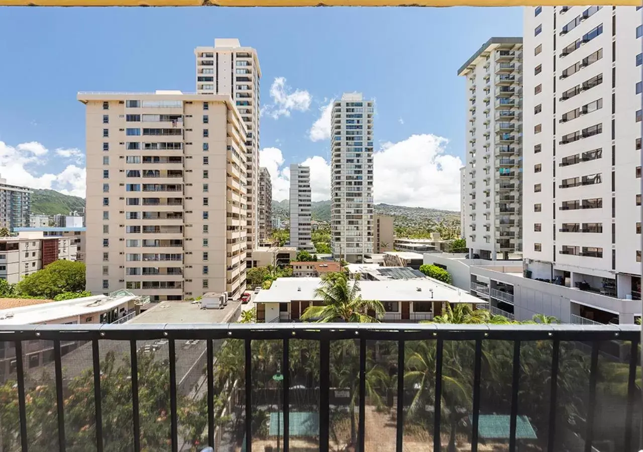 Castle Bamboo Waikiki Hotel