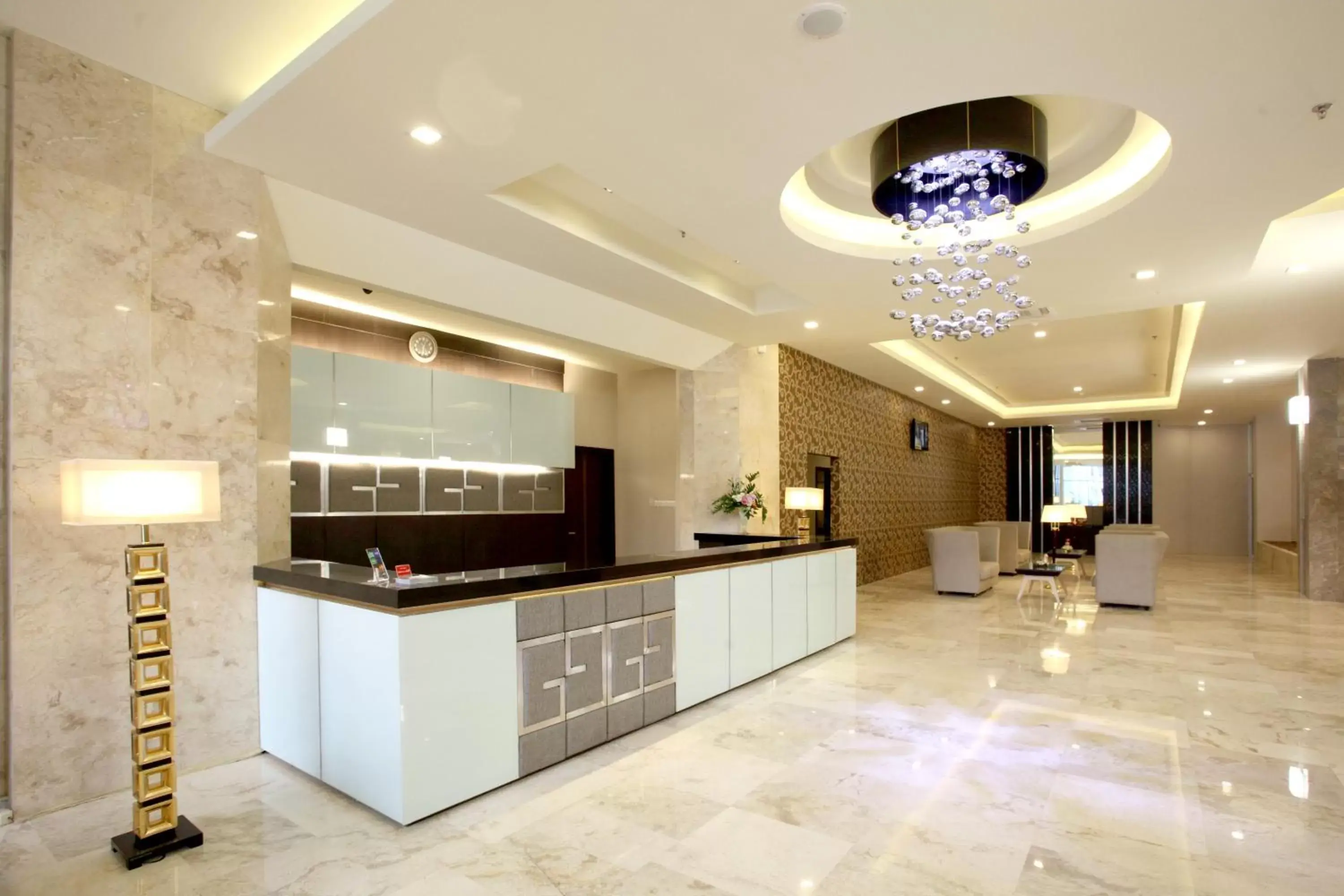 Lobby or reception, Lobby/Reception in Gino Feruci Braga by KAGUM Hotels