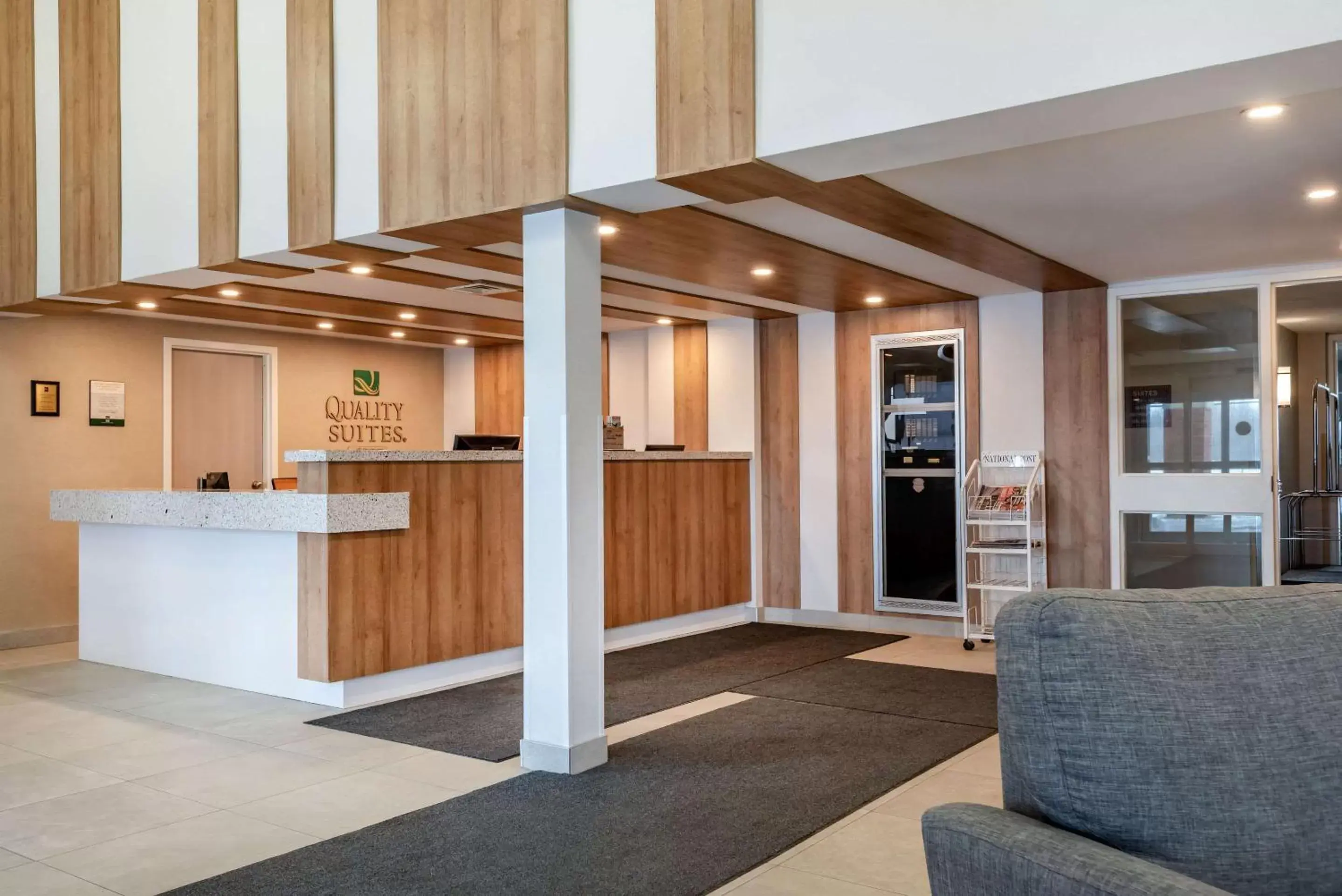 Lobby or reception in Quality Suites Lobby or reception in Quality Suites