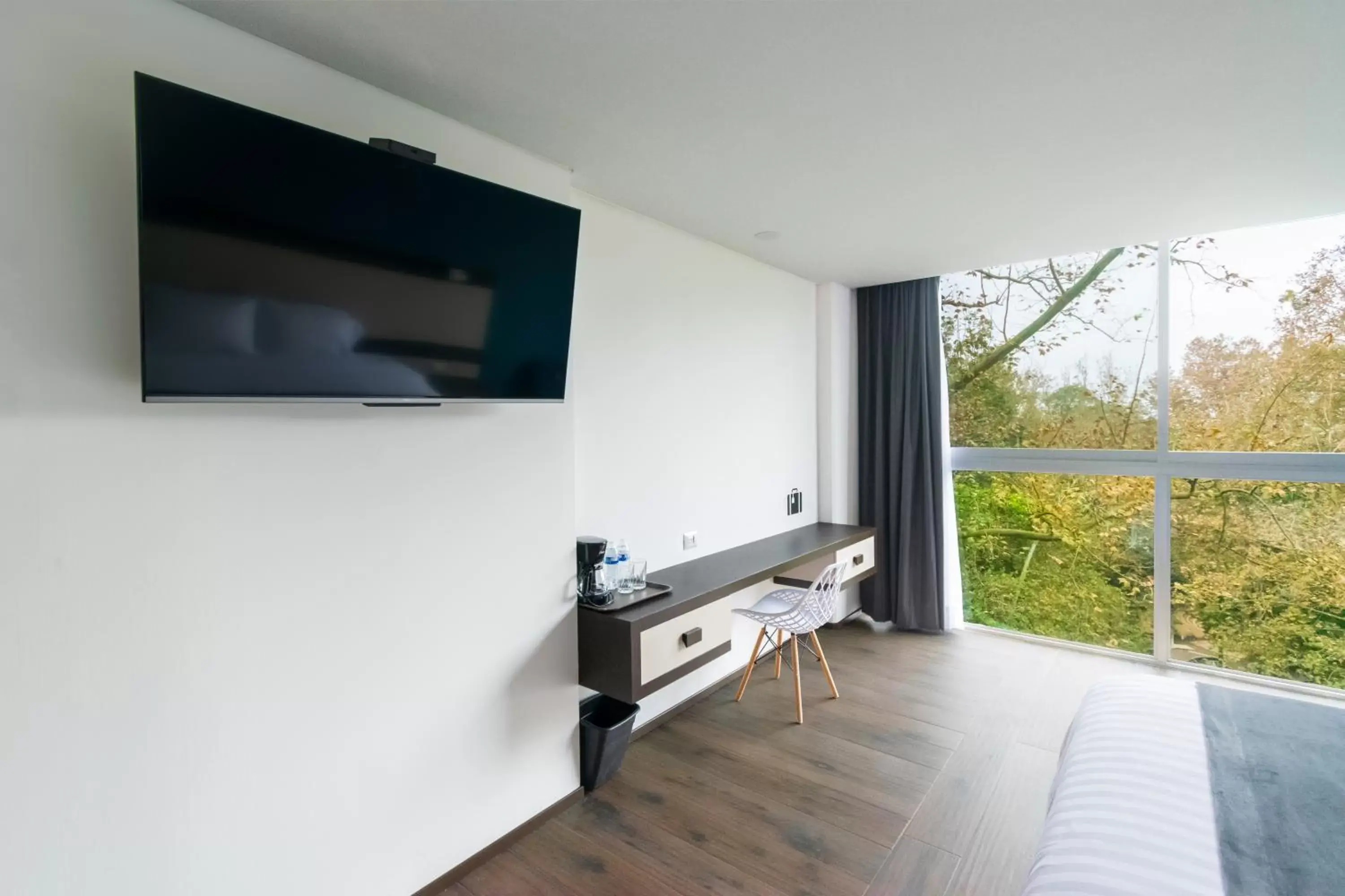 Photo of the whole room, TV/Entertainment Center in Hotel Balcón del Parque