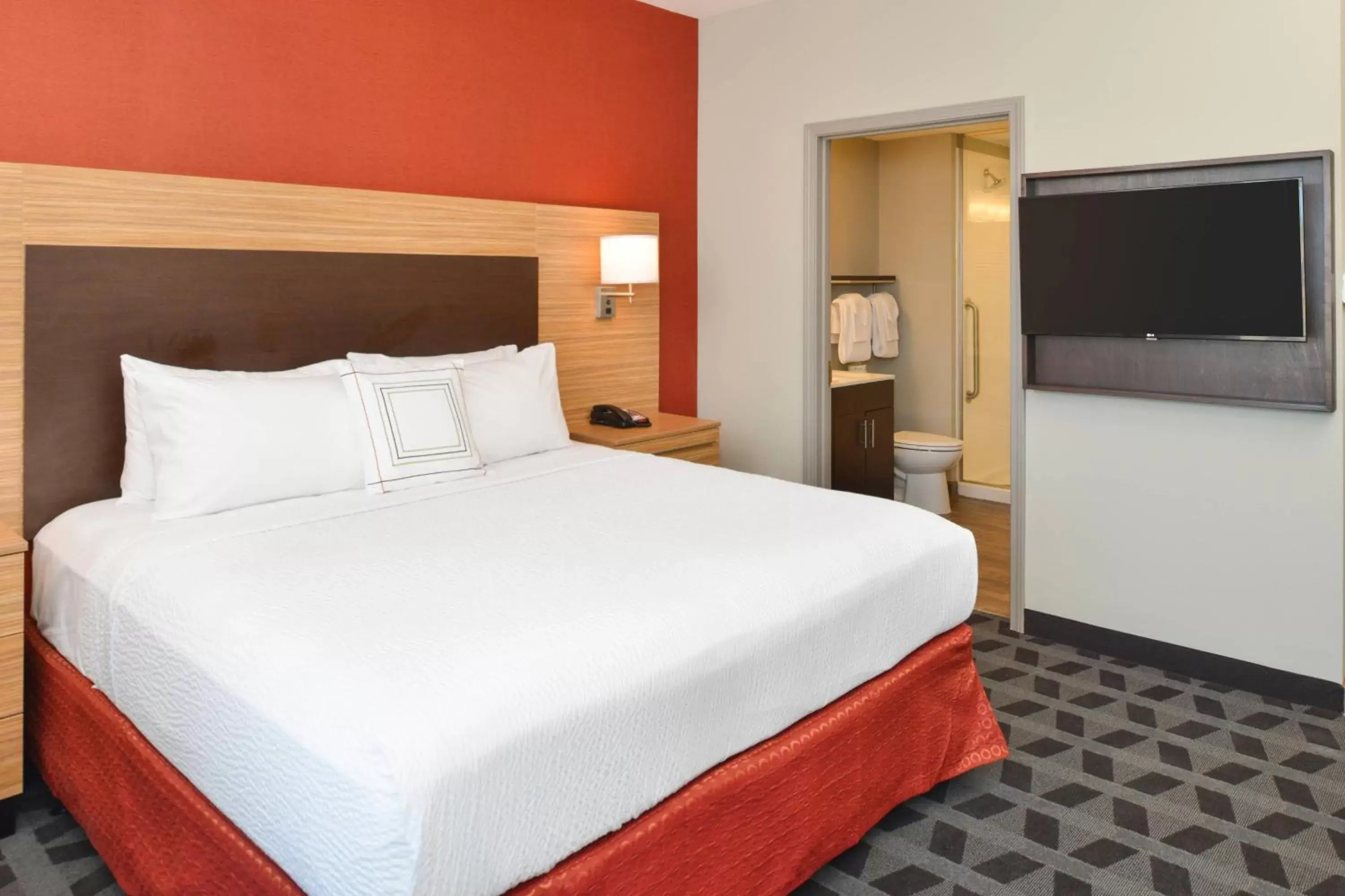 Photo of the whole room, Bed in TownePlace Suites by Marriott Laplace
