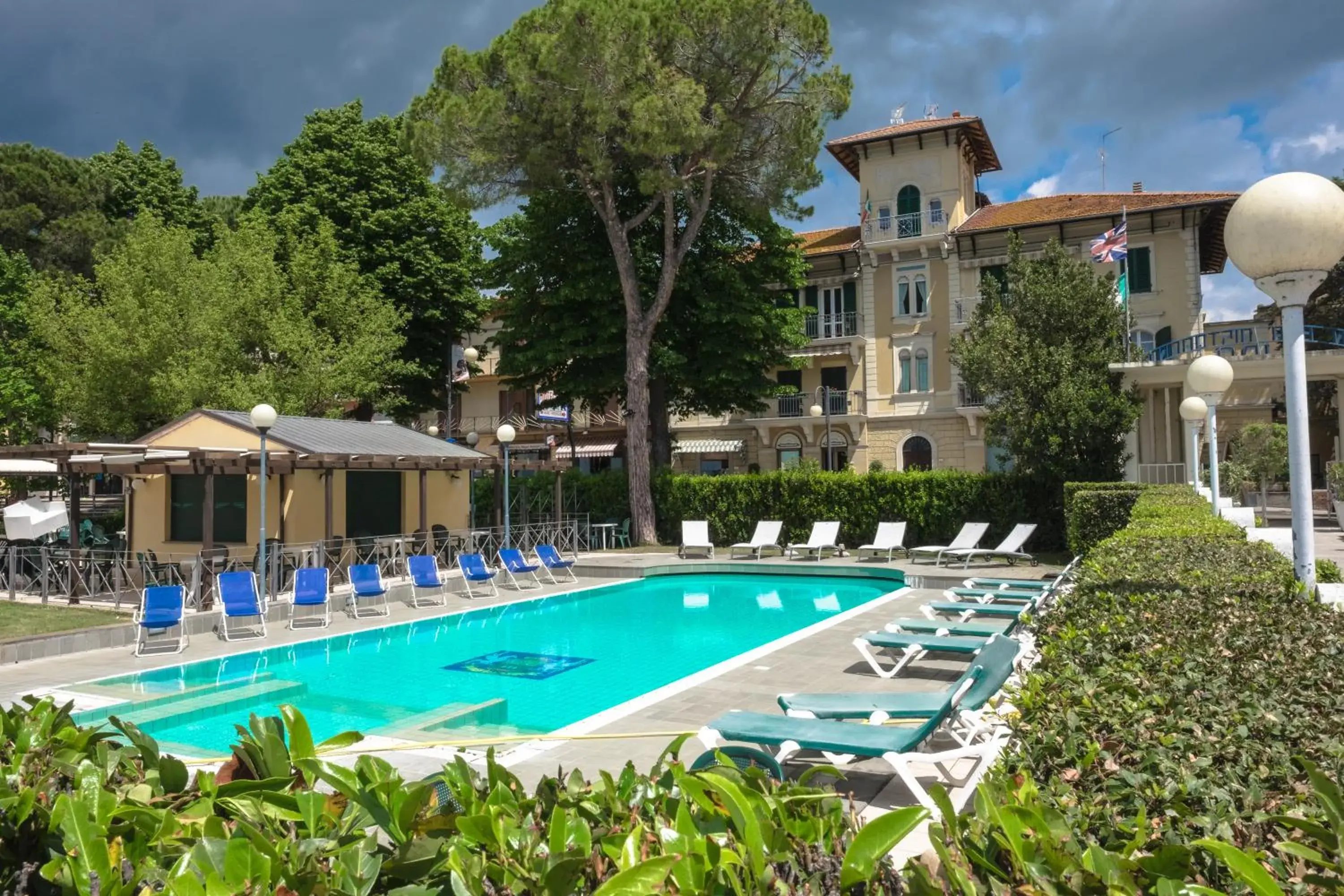 Spring, Swimming Pool in Hotel Lidò