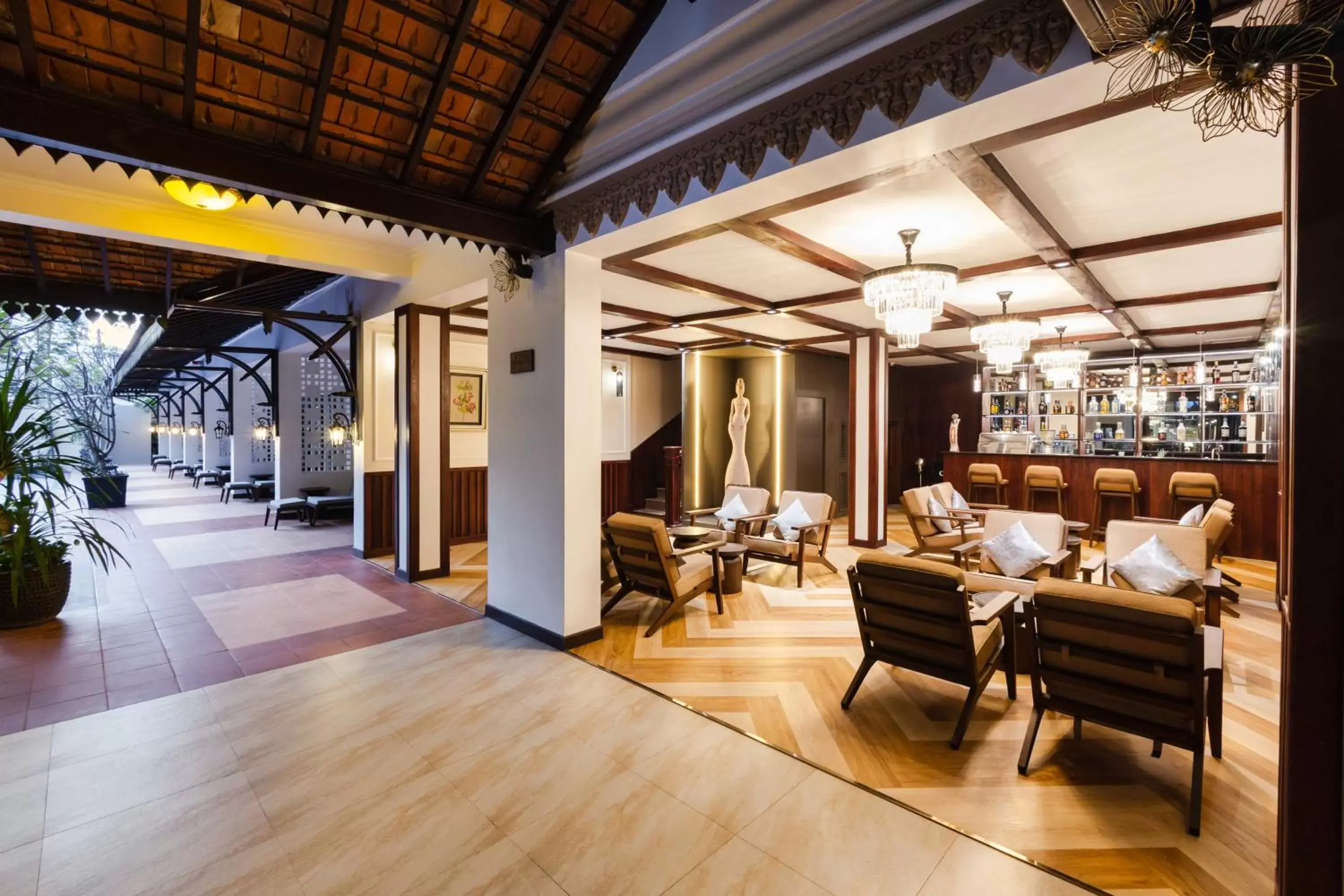 Lounge or bar, Restaurant/Places to Eat in Saem Siemreap Hotel