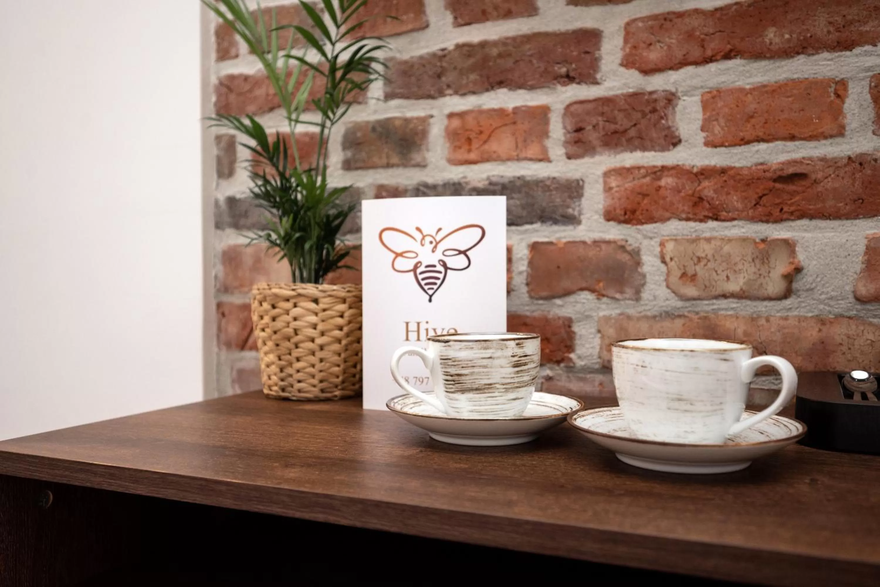 Coffee/tea facilities in Hive Family House