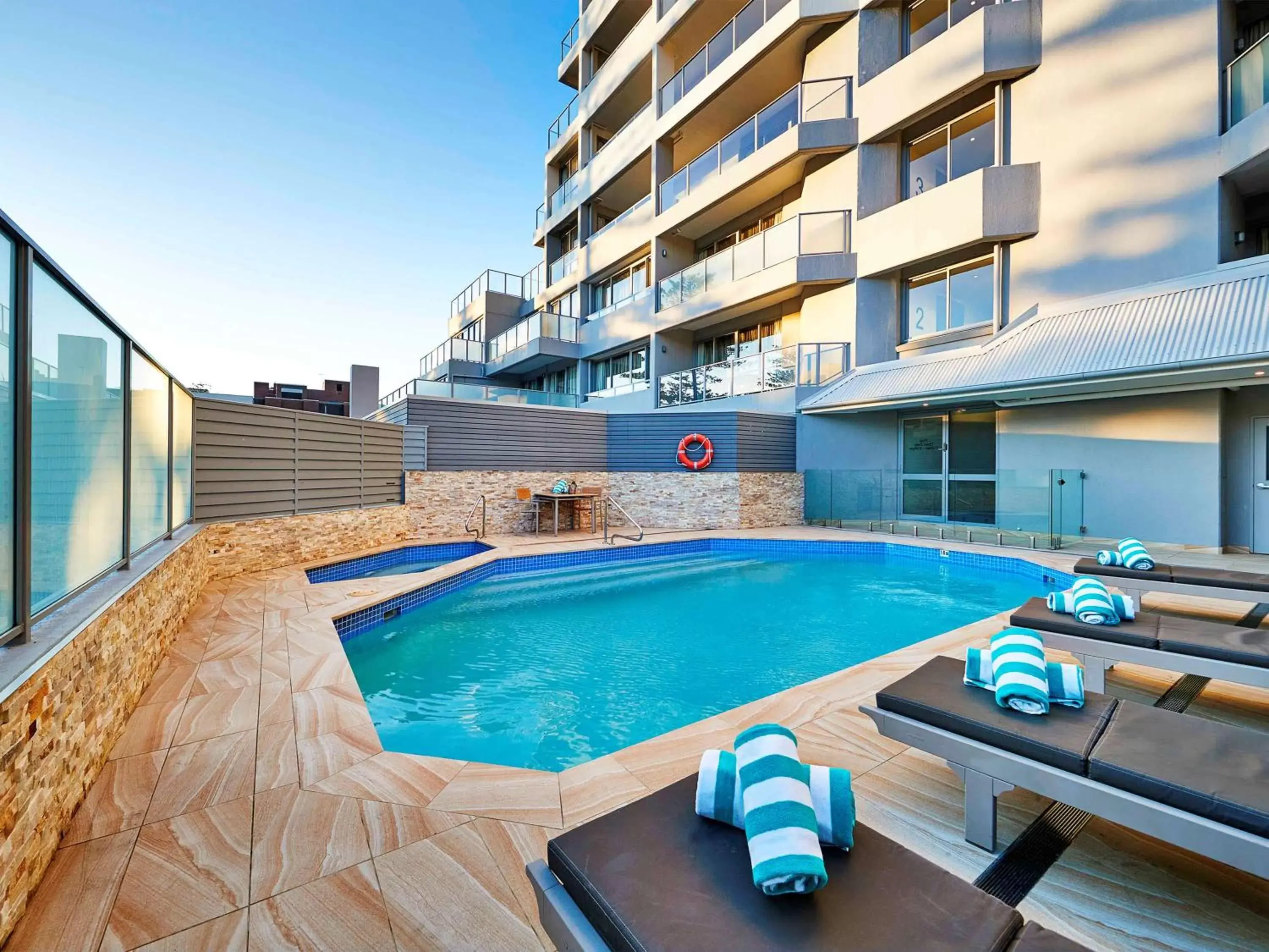 Hot Tub, Swimming Pool in The Sebel Sydney Manly Beach