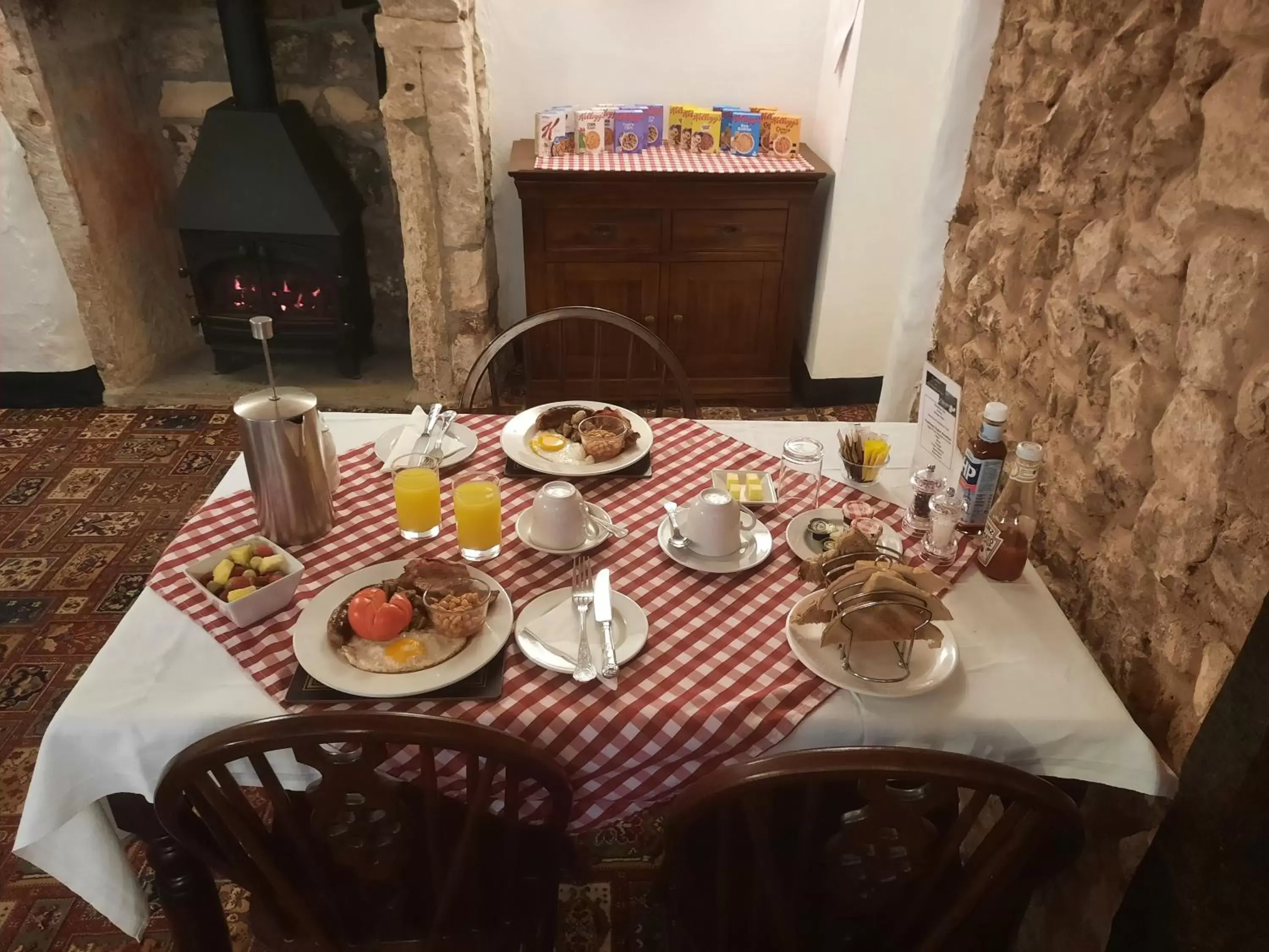 Breakfast in The White Cottage