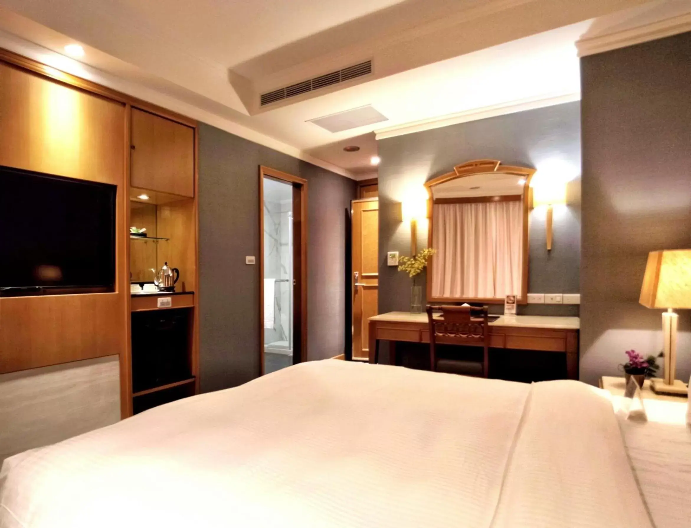 Bedroom, Bed in Beauty Hotels - Star Beauty Resort