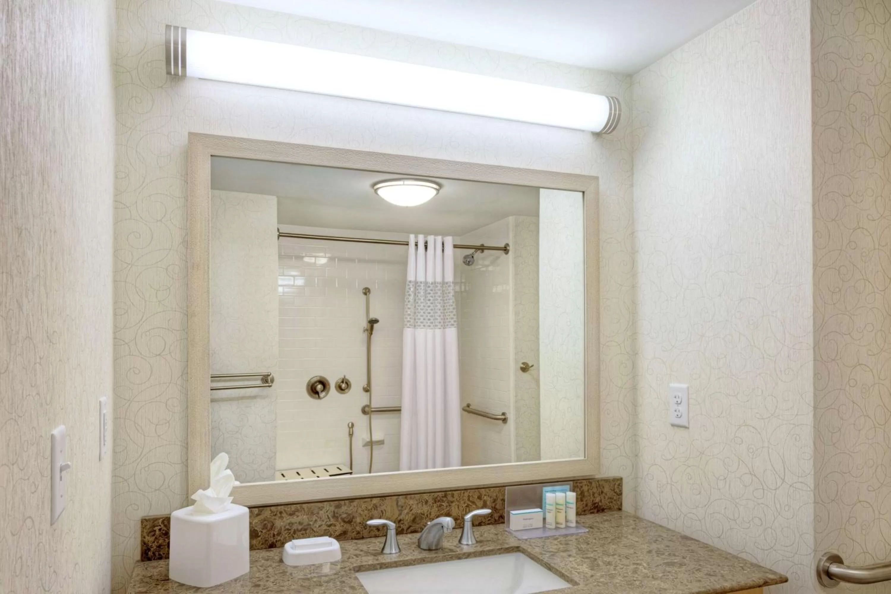 Bathroom in Hampton Inn Bar Harbor