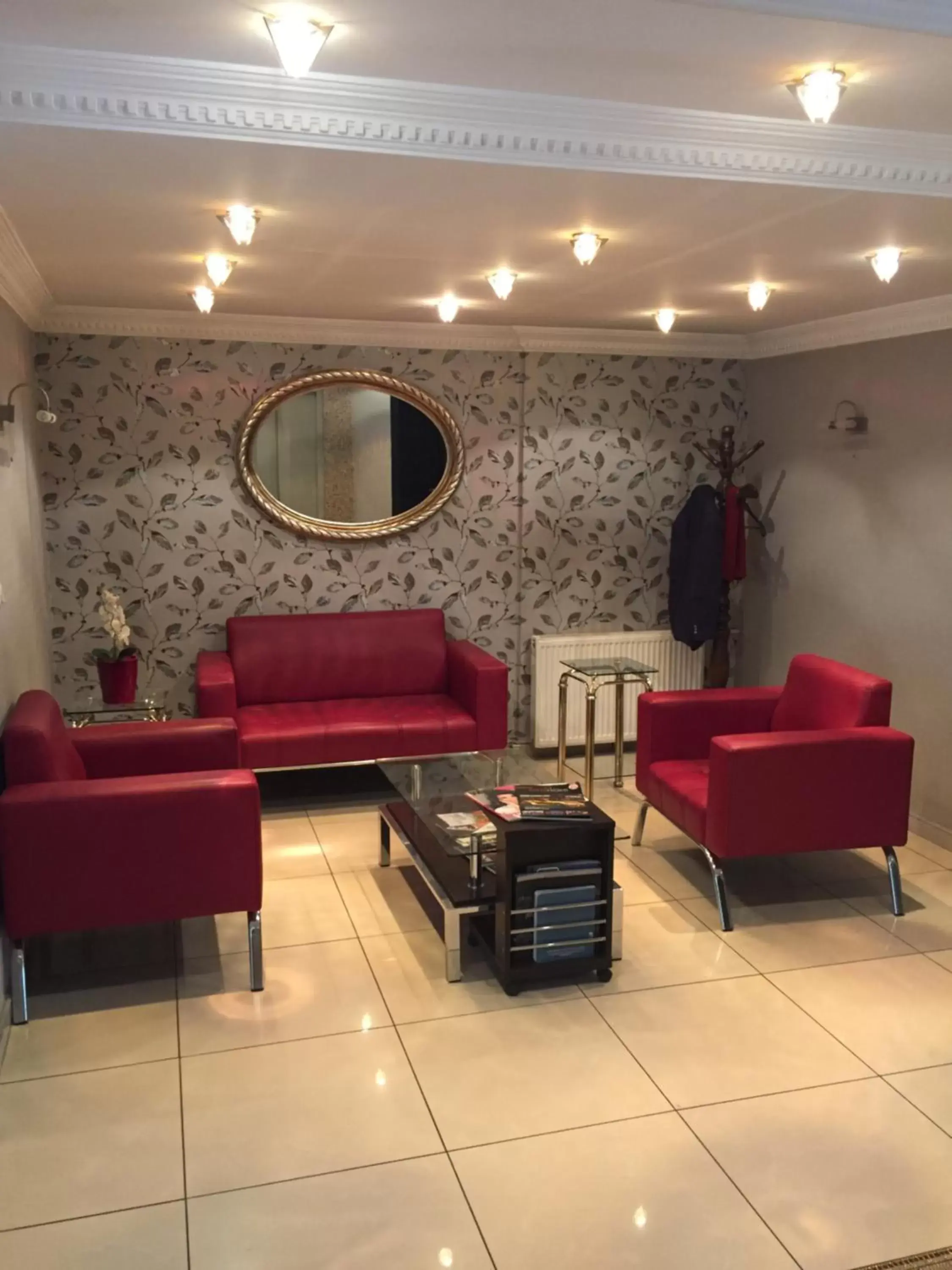 Property building in Minabir Otel Property building in Minabir Otel