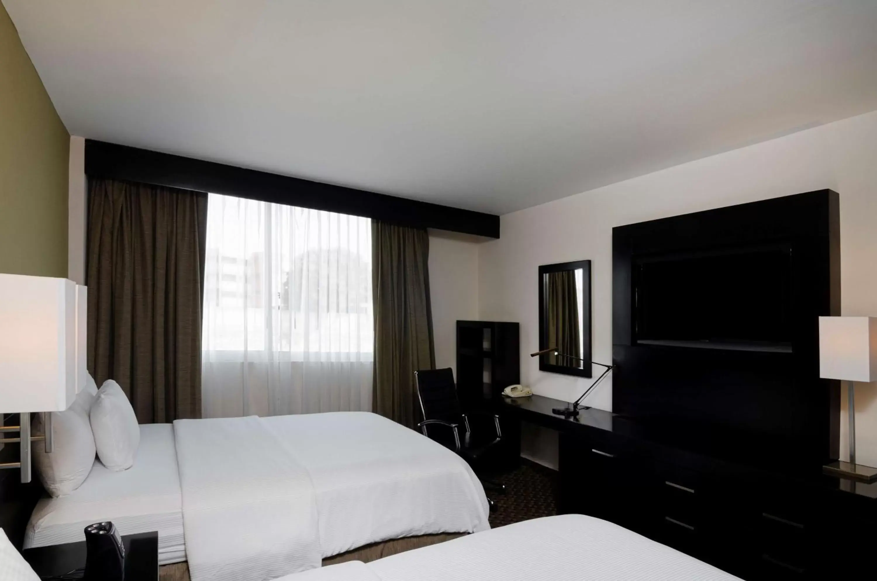 Bedroom, TV/Entertainment Center in DoubleTree by Hilton Queretaro