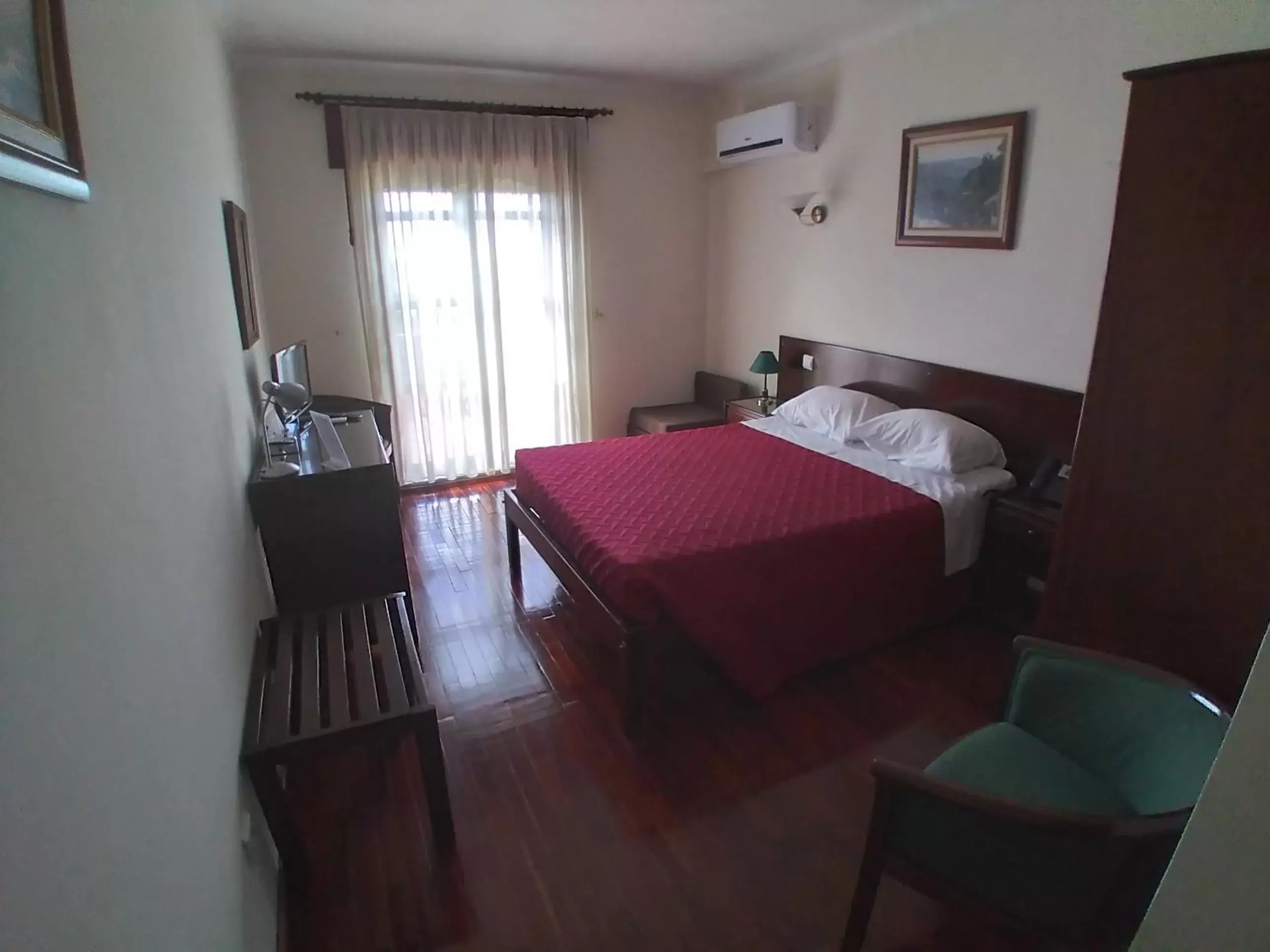Double Room with Balcony in Hotel Trindade Coelho