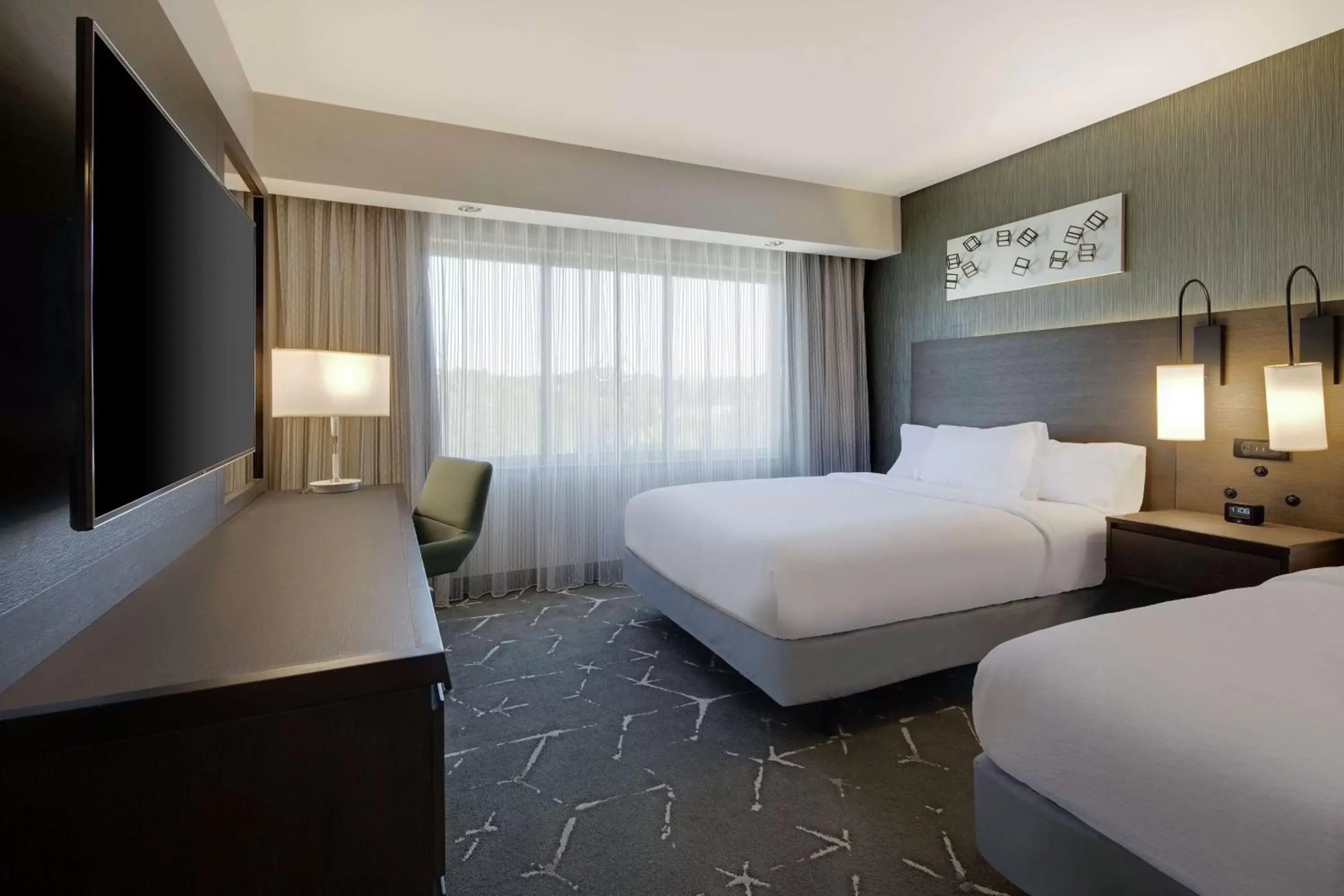 Bedroom in Embassy Suites by Hilton Atlanta Perimeter Center