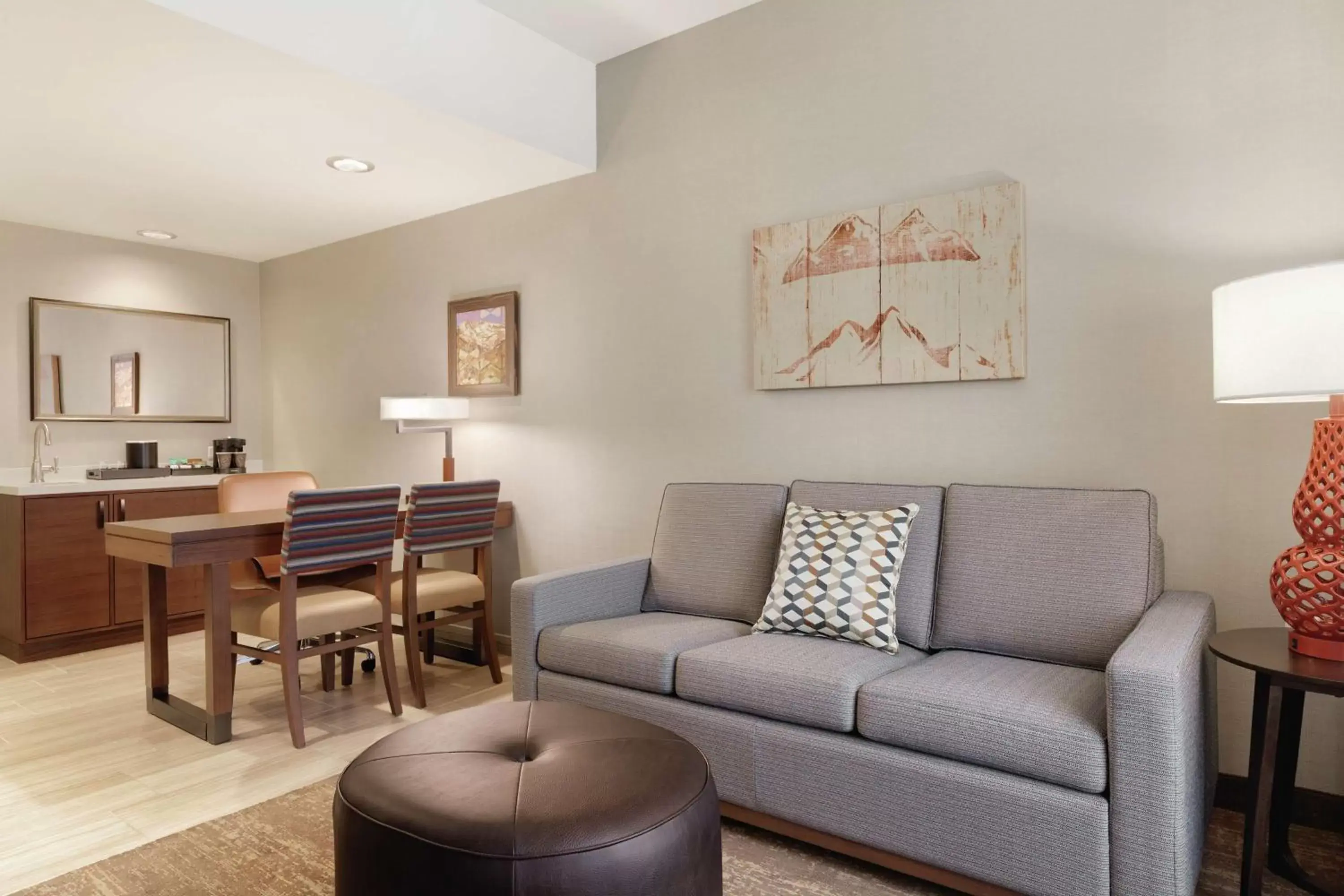 Living room, Seating Area in Embassy Suites By Hilton South Jordan Salt Lake City