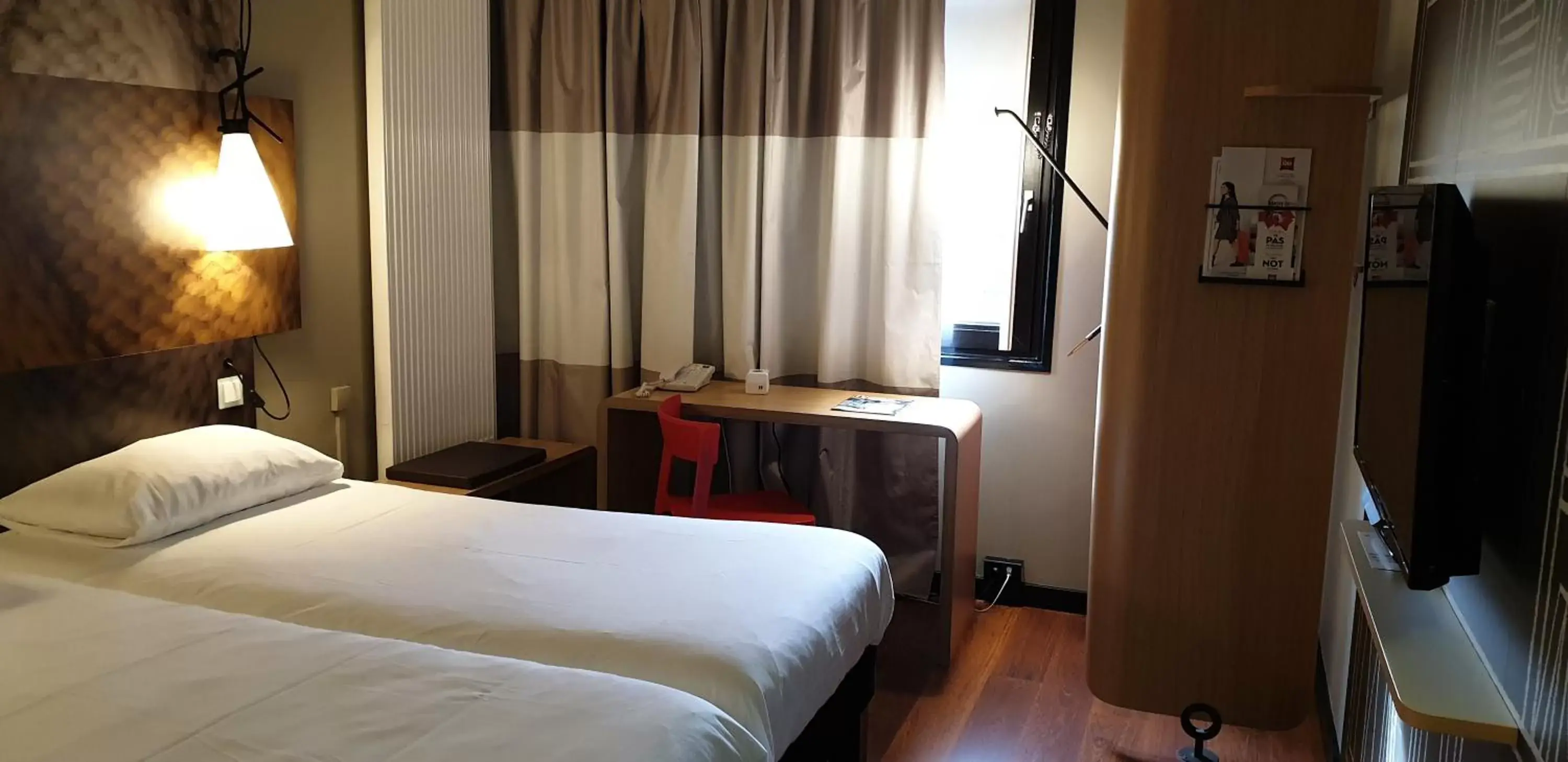 Bedroom, Bed in ibis Europe Chalon Sur Saone