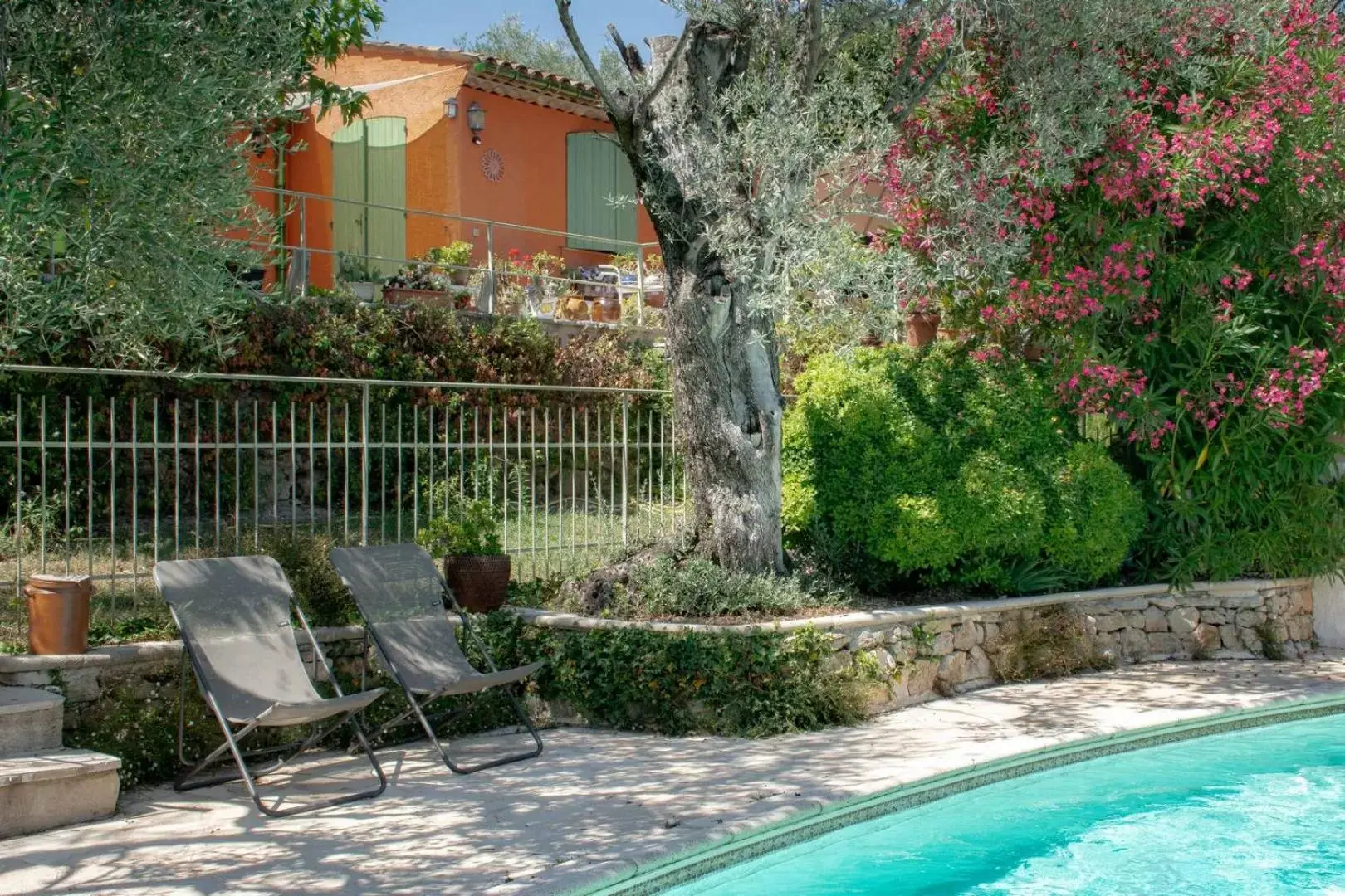 Swimming Pool in Le Clos des Oliviers