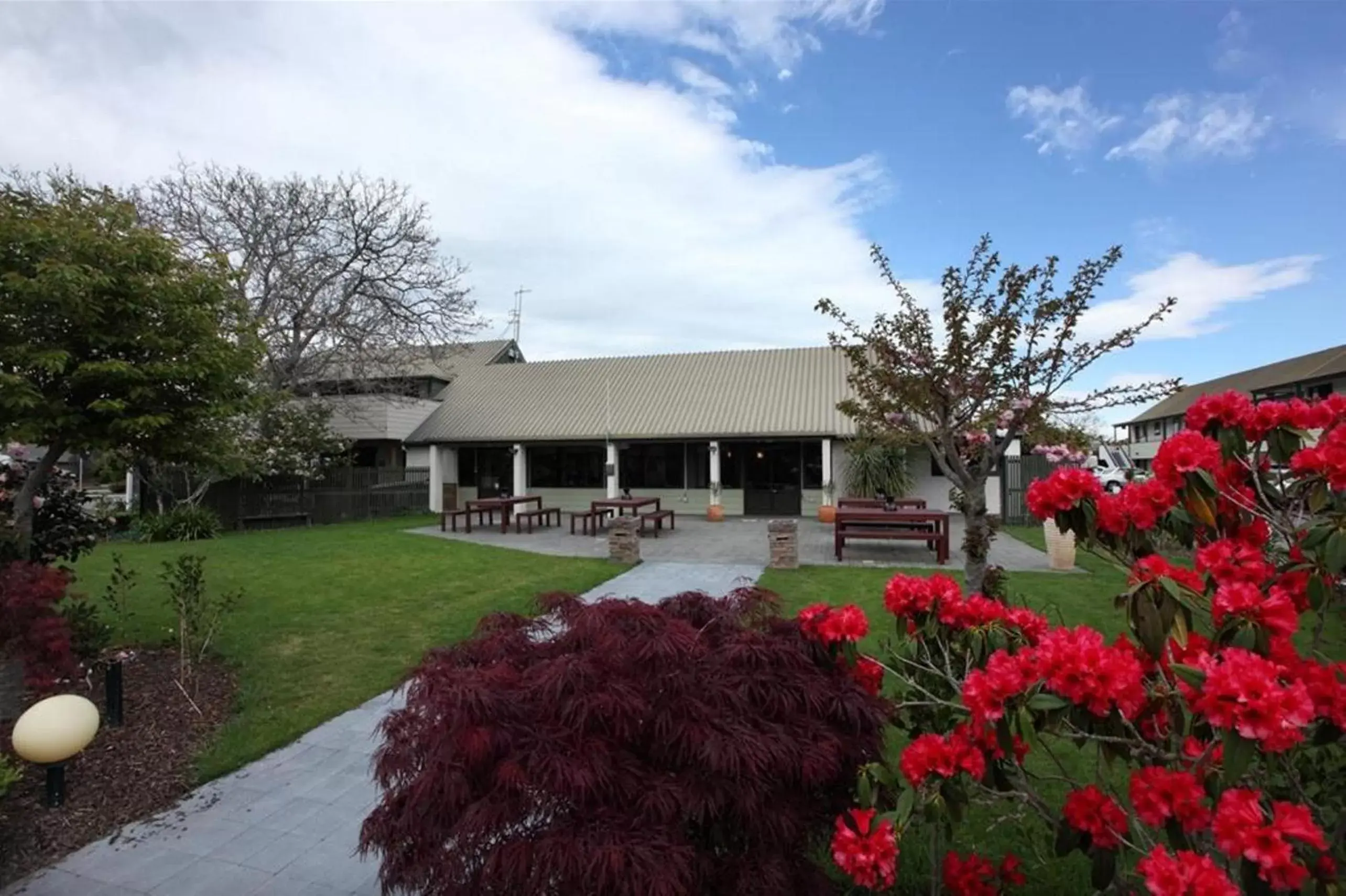 Facade/entrance, Property Building in Airport Gateway Motor Lodge