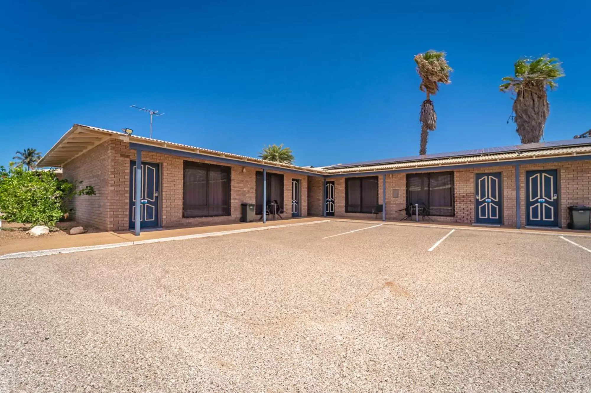 Property building in Carnarvon Motel Property building in Carnarvon Motel