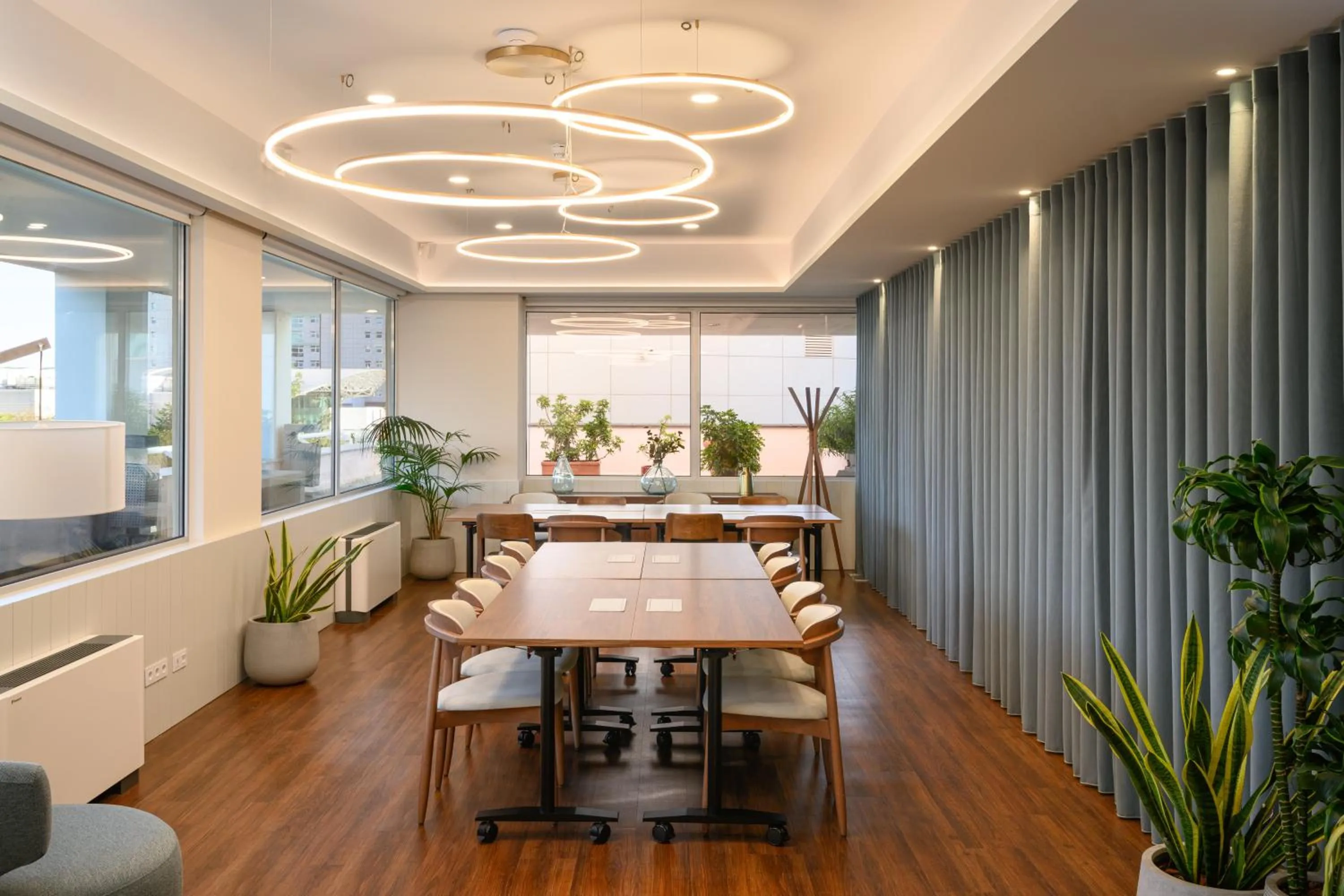 Living room in Melia Lisboa Oriente Hotel