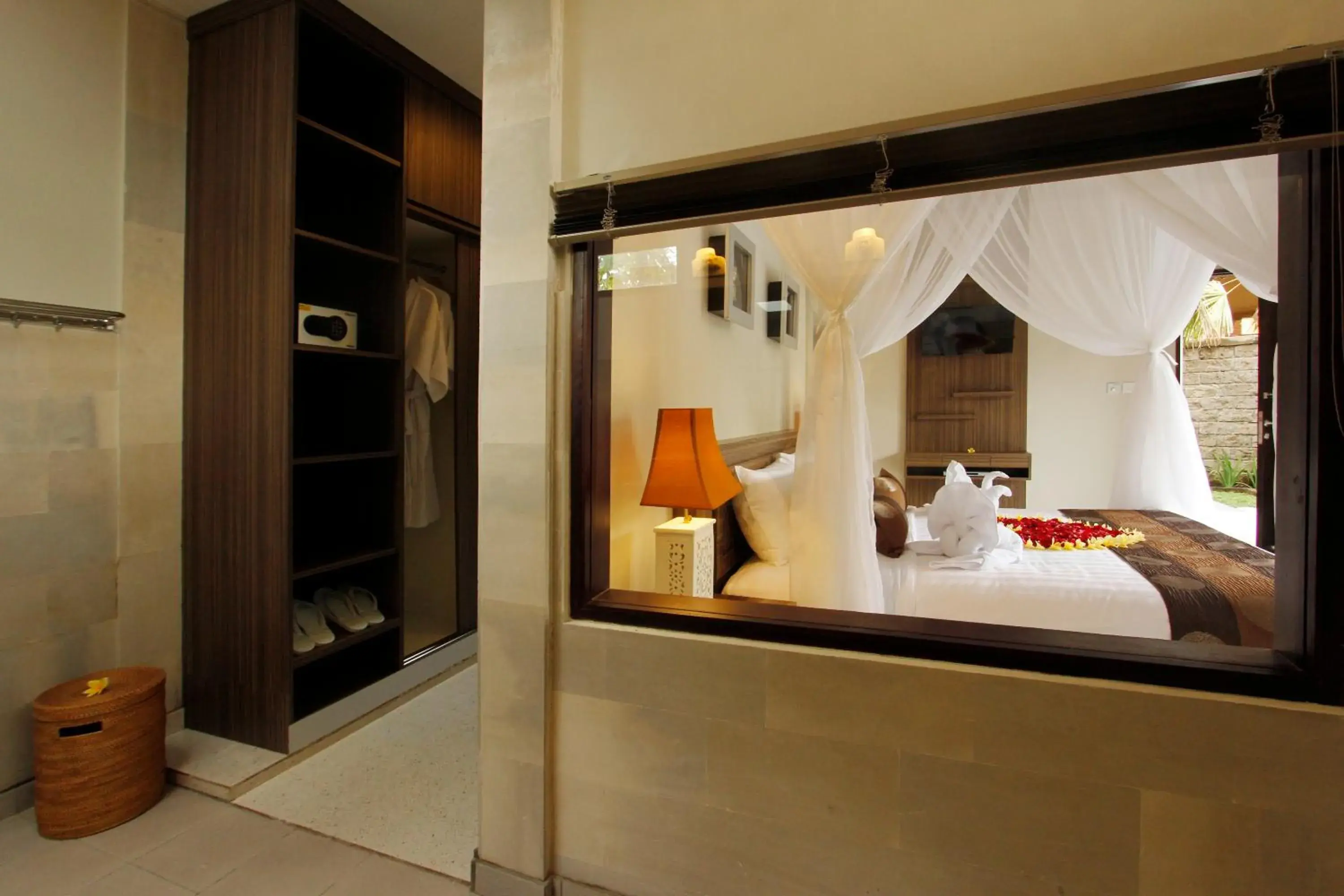 Bathroom, Bed in Griya Shanti Villas & Spa