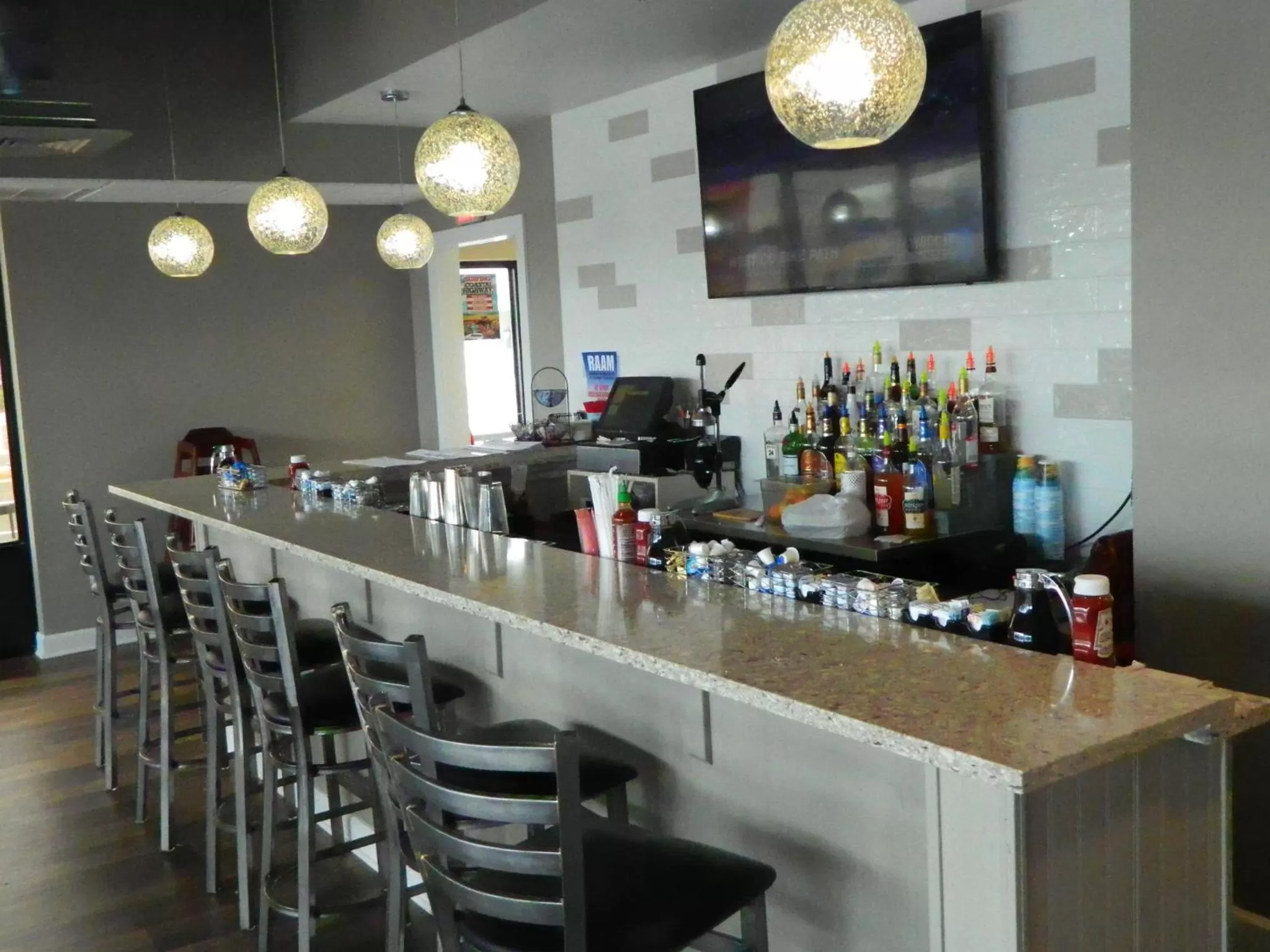 Restaurant/places to eat in Sea Bay Hotel