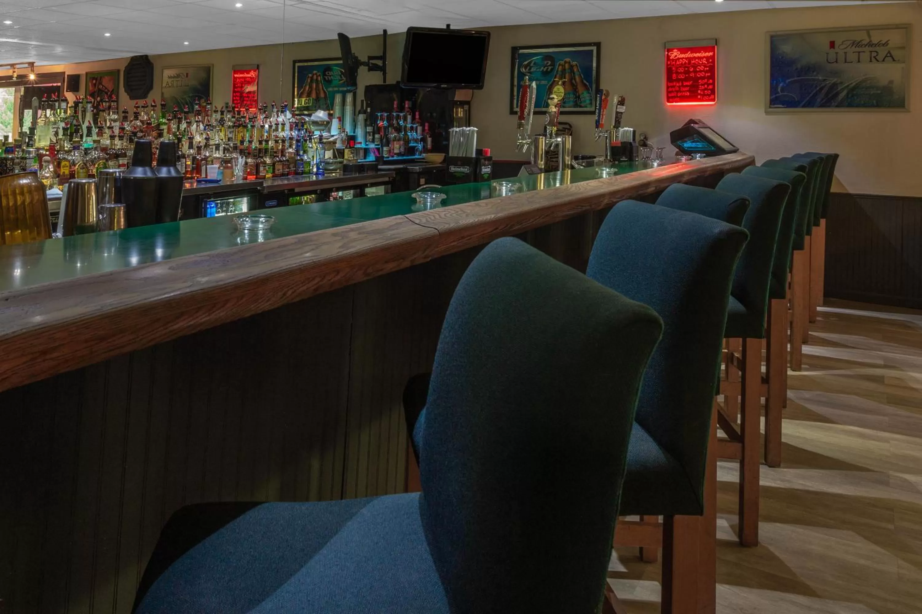 Lounge or bar in Days Inn By Wyndham Carlisle North