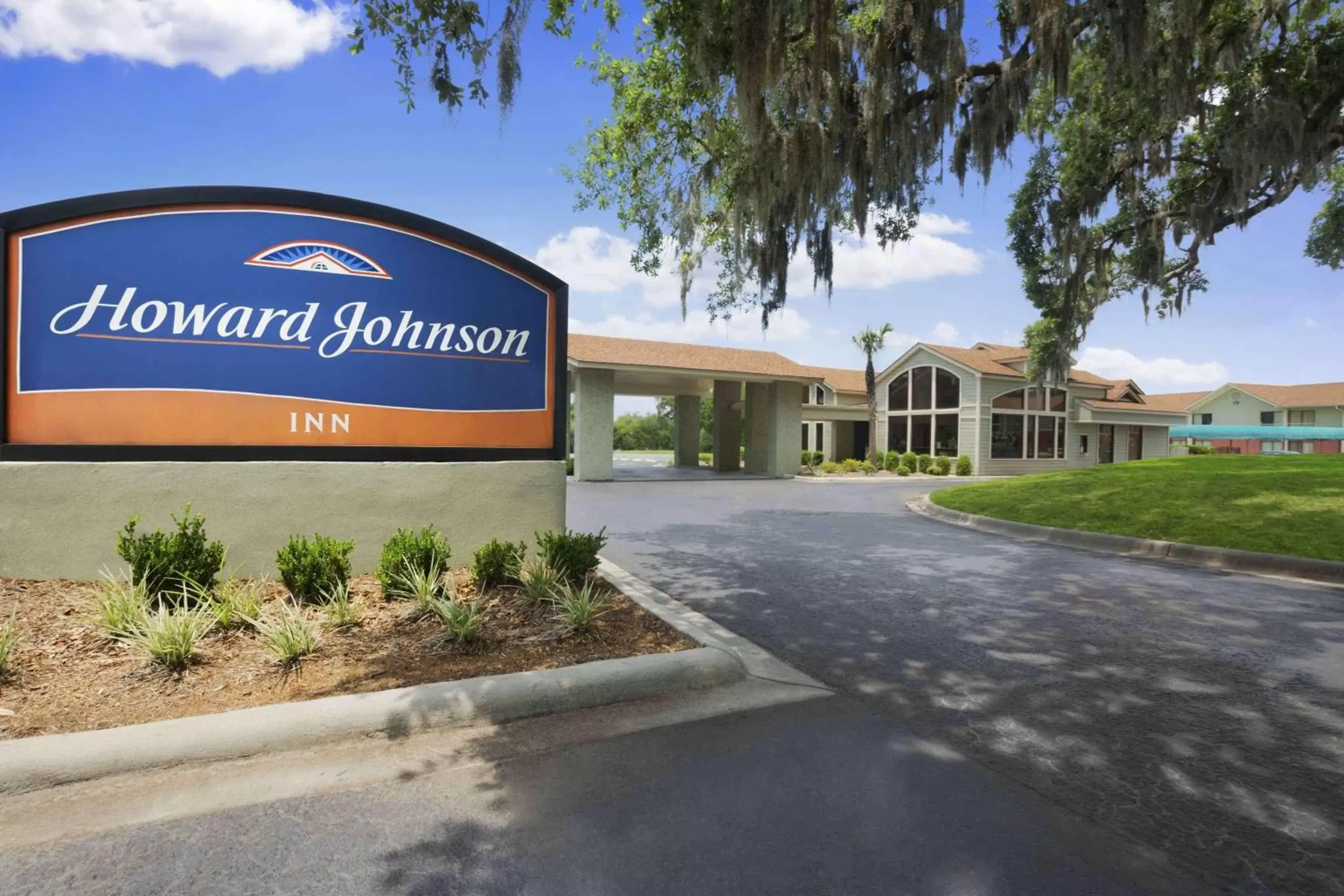 Property building in Howard Johnson by Wyndham Beaufort/Parris Island Property building in Howard Johnson by Wyndham Beaufort/Parris Island
