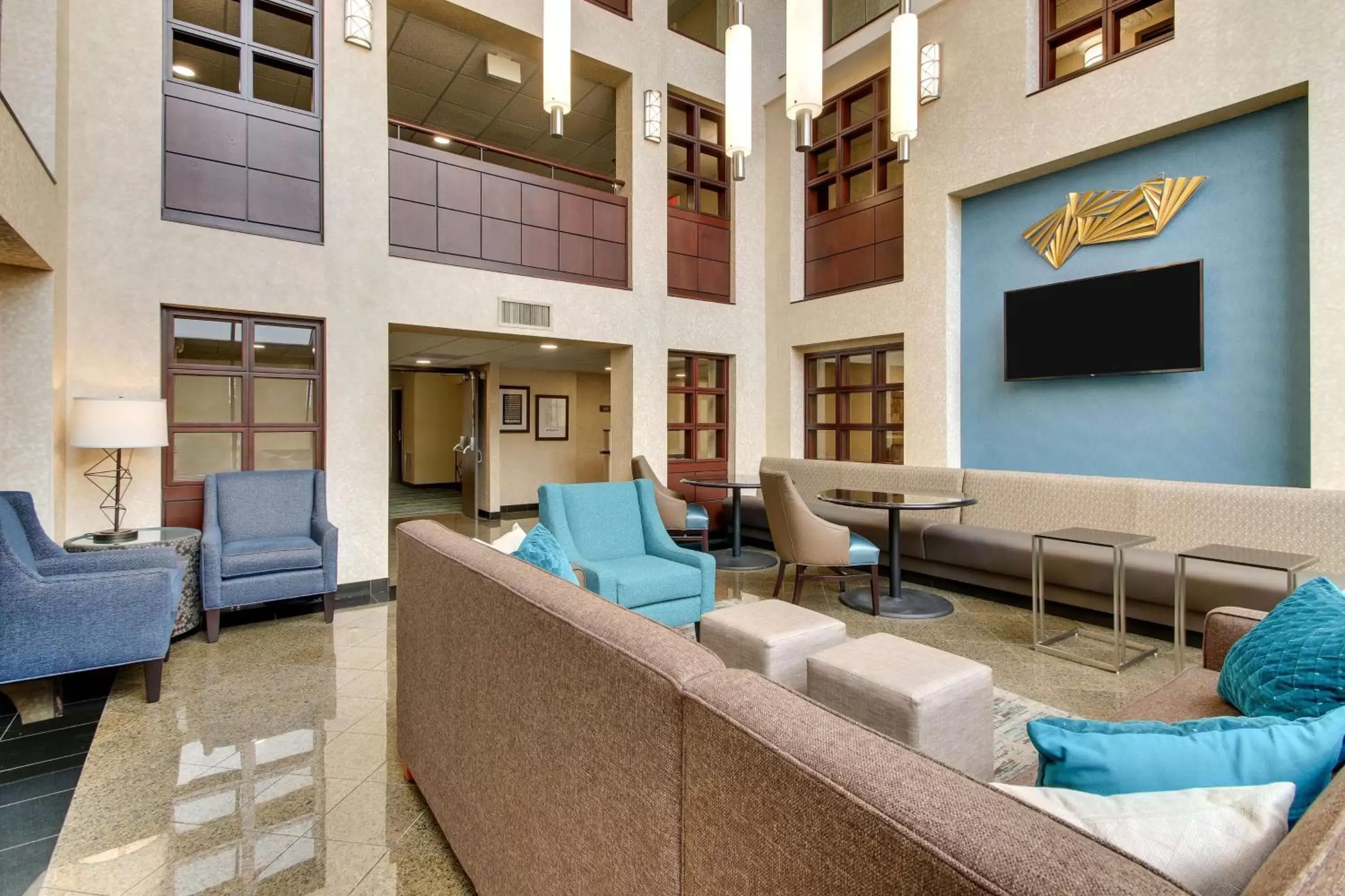 Lobby or reception in Best Western Plus Indianapolis North at Pyramids