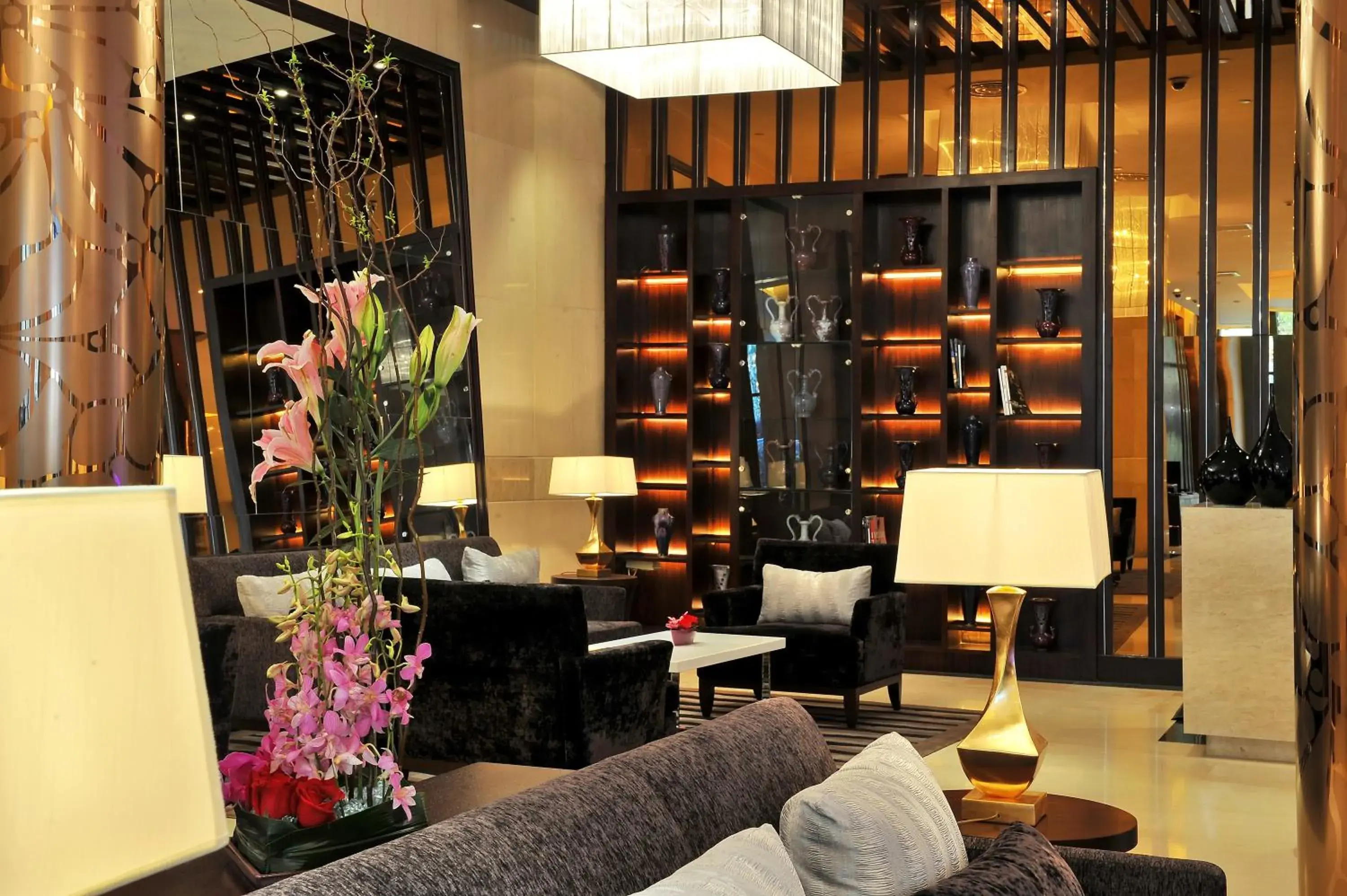 Lounge or bar in Grand Mercure Hongqiao Shanghai