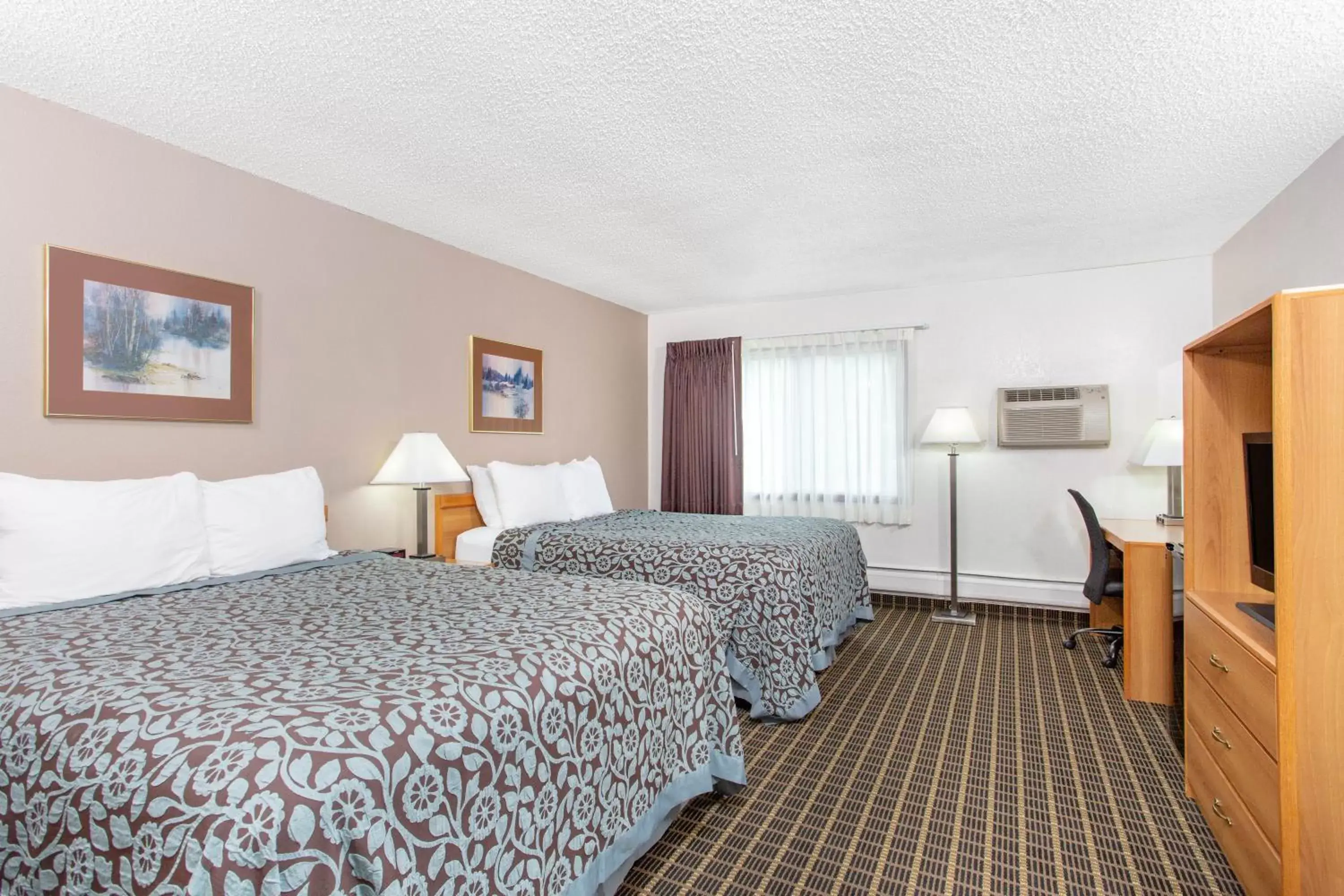 Bed in Days Inn by Wyndham Fond du Lac Bed in Days Inn by Wyndham Fond du Lac