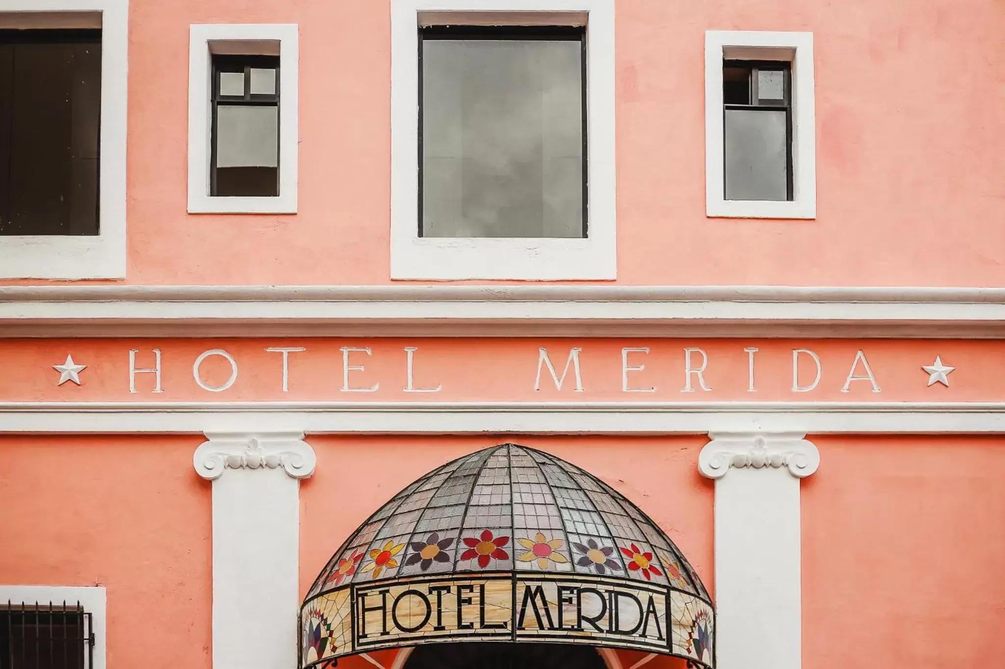 Facade/entrance, Property Logo/Sign in Hotel Merida