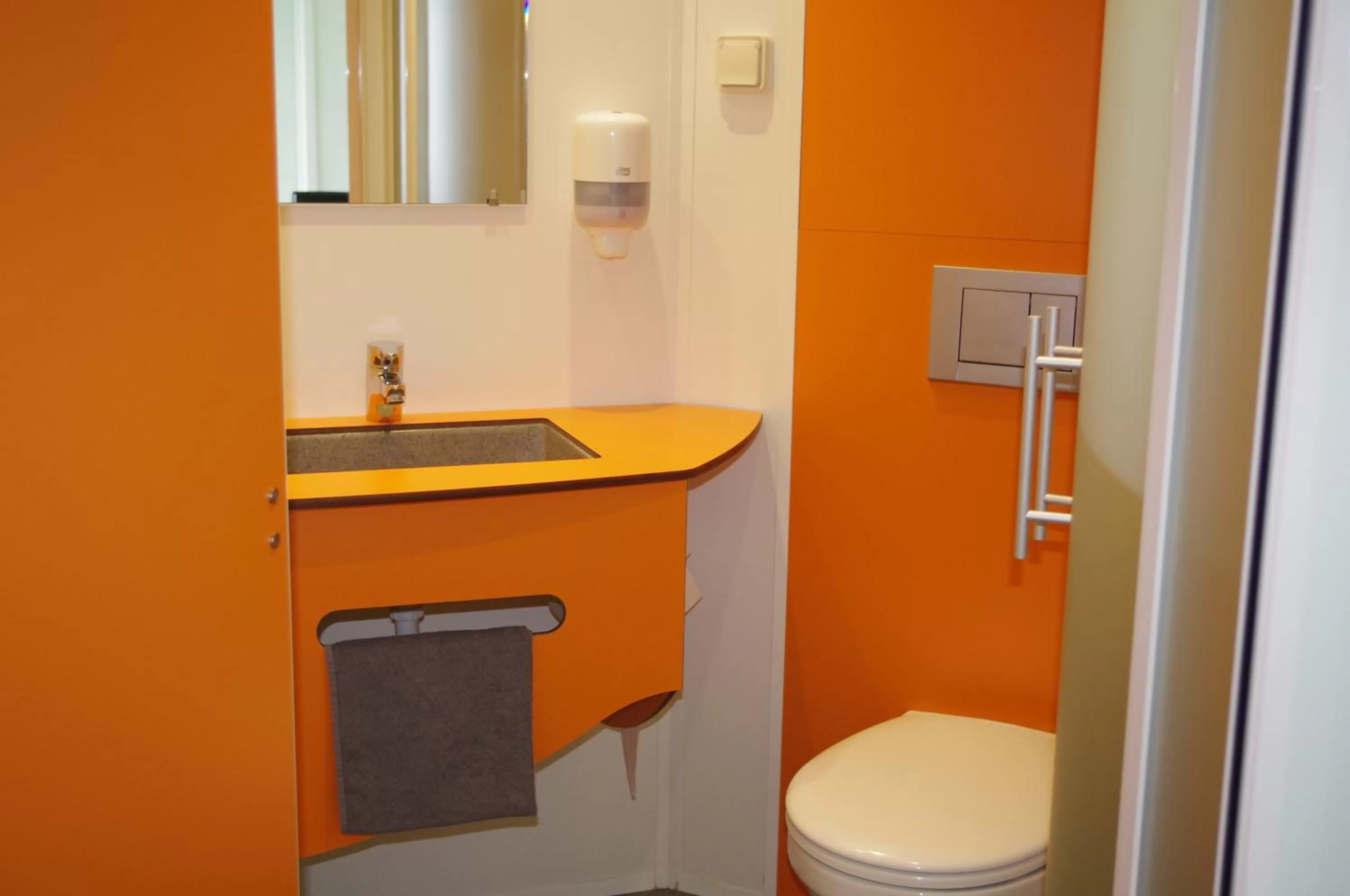 Toilet in Kyriad Direct Saintes